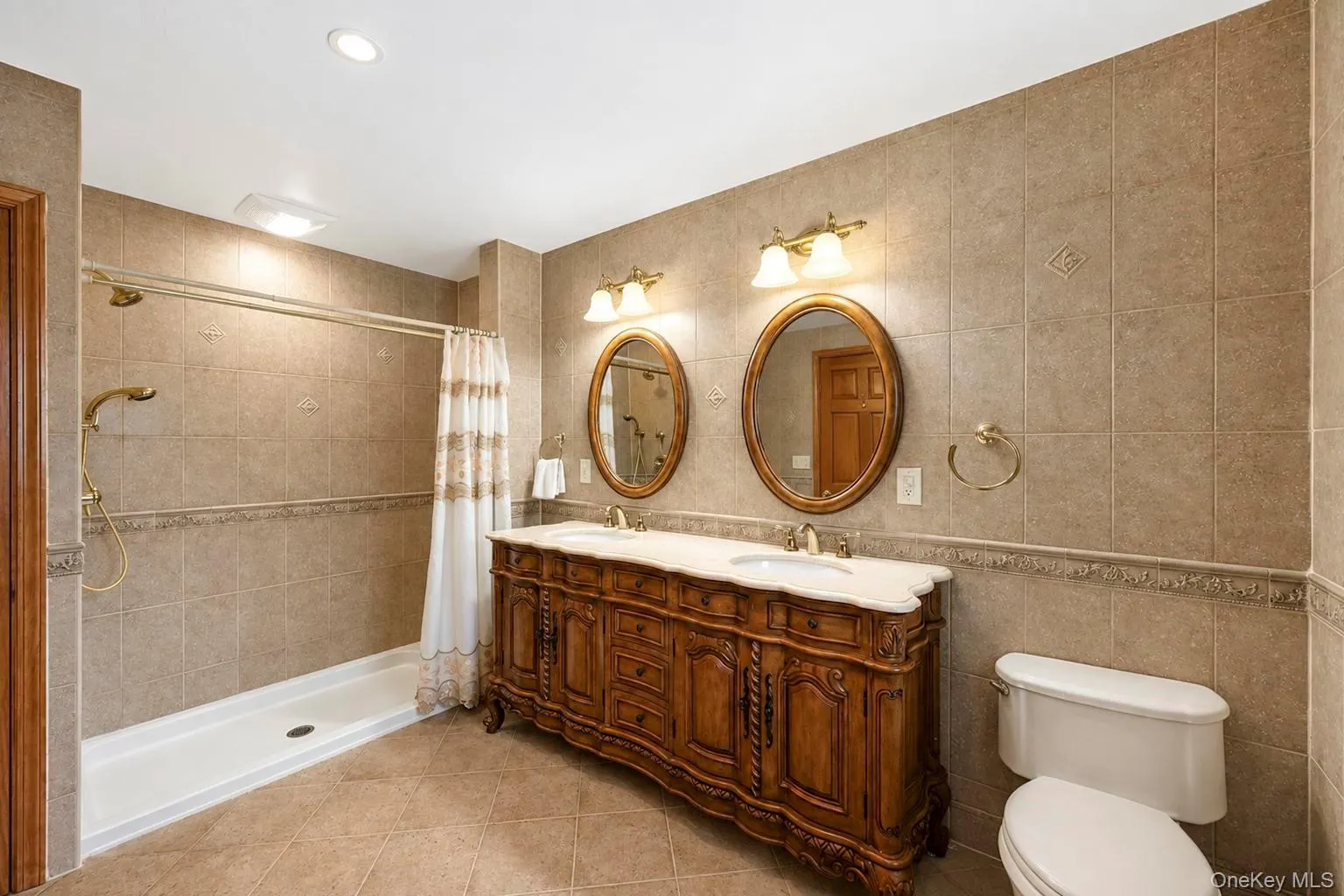29 Niewood Drive, Brookhaven, NY, 4 Bedrooms Bedrooms, 10 Rooms Rooms,3 BathroomsBathrooms,Residential,For Rent,Niewood,0,1038374 29 Niewood Drive, Brookhaven, NY, 4 Bedrooms Bedrooms, 10 Rooms Rooms,3 BathroomsBathrooms,Residential,For Rent,Niewood,0,1038374
