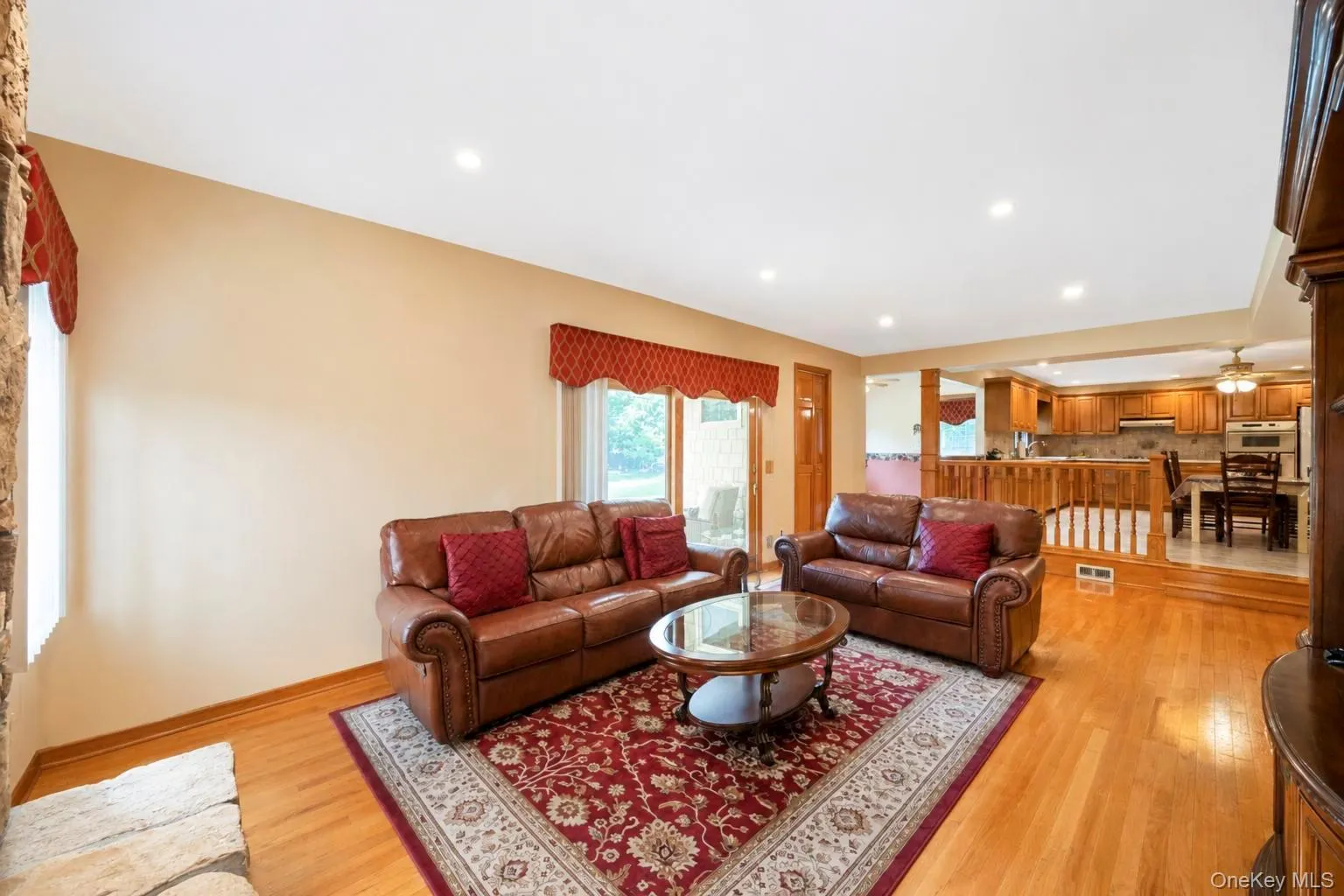 29 Niewood Drive, Brookhaven, NY, 4 Bedrooms Bedrooms, 10 Rooms Rooms,3 BathroomsBathrooms,Residential,For Rent,Niewood,0,1038374 29 Niewood Drive, Brookhaven, NY, 4 Bedrooms Bedrooms, 10 Rooms Rooms,3 BathroomsBathrooms,Residential,For Rent,Niewood,0,1038374
