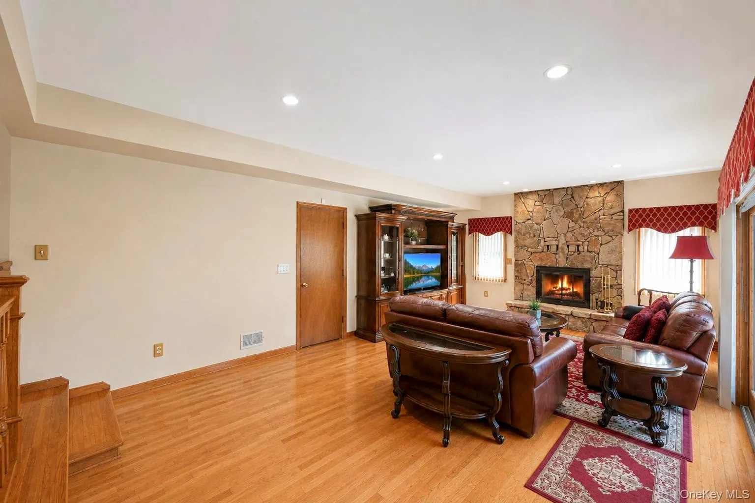 29 Niewood Drive, Brookhaven, NY, 4 Bedrooms Bedrooms, 10 Rooms Rooms,3 BathroomsBathrooms,Residential,For Rent,Niewood,0,1038374 29 Niewood Drive, Brookhaven, NY, 4 Bedrooms Bedrooms, 10 Rooms Rooms,3 BathroomsBathrooms,Residential,For Rent,Niewood,0,1038374