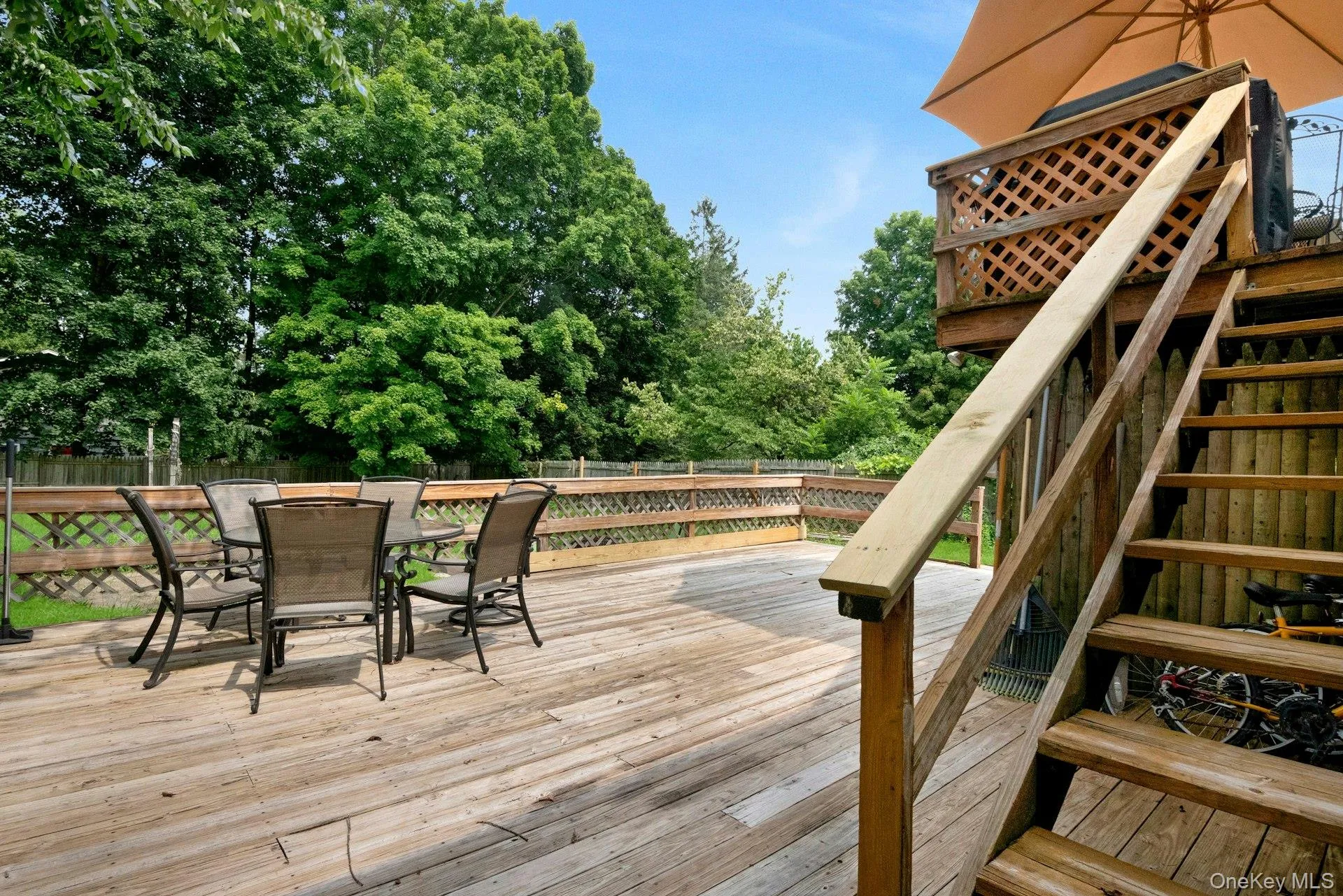 Lower deck offering additional outdoor entertaining space. Lower deck offering additional outdoor entertaining space.