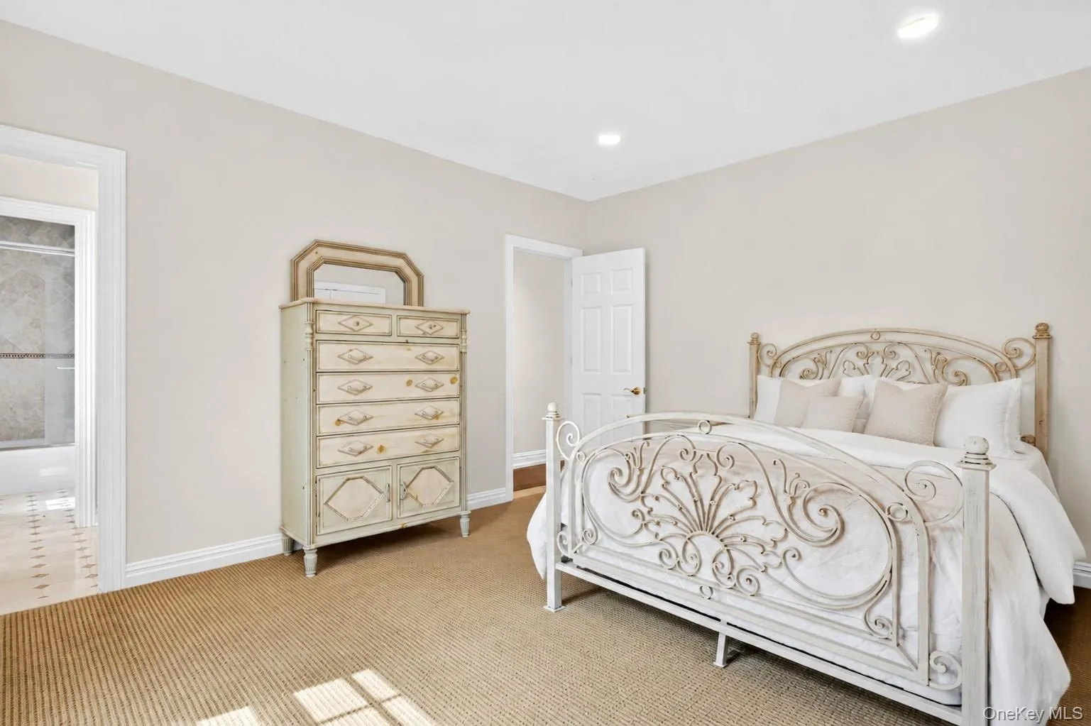 63 Charney Court, North Hempstead, NY, 4 Bedrooms Bedrooms, 10 Rooms Rooms,4 BathroomsBathrooms,Residential,For Rent,Charney,0,1038383 63 Charney Court, North Hempstead, NY, 4 Bedrooms Bedrooms, 10 Rooms Rooms,4 BathroomsBathrooms,Residential,For Rent,Charney,0,1038383