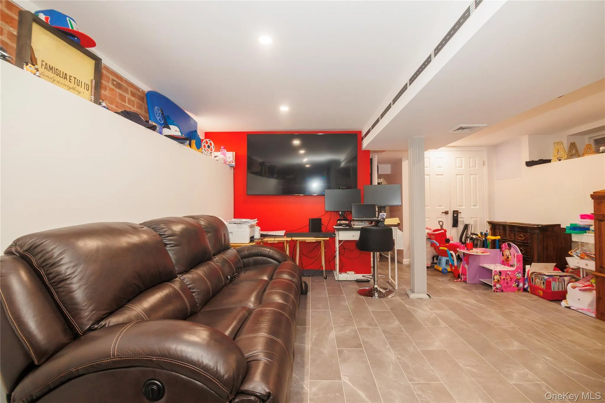 1715 Hering Avenue, New York, NY, 5 Bedrooms Bedrooms, 9 Rooms Rooms,2 BathroomsBathrooms,Residential,For Rent,Hering,0,1038386 1715 Hering Avenue, New York, NY, 5 Bedrooms Bedrooms, 9 Rooms Rooms,2 BathroomsBathrooms,Residential,For Rent,Hering,0,1038386