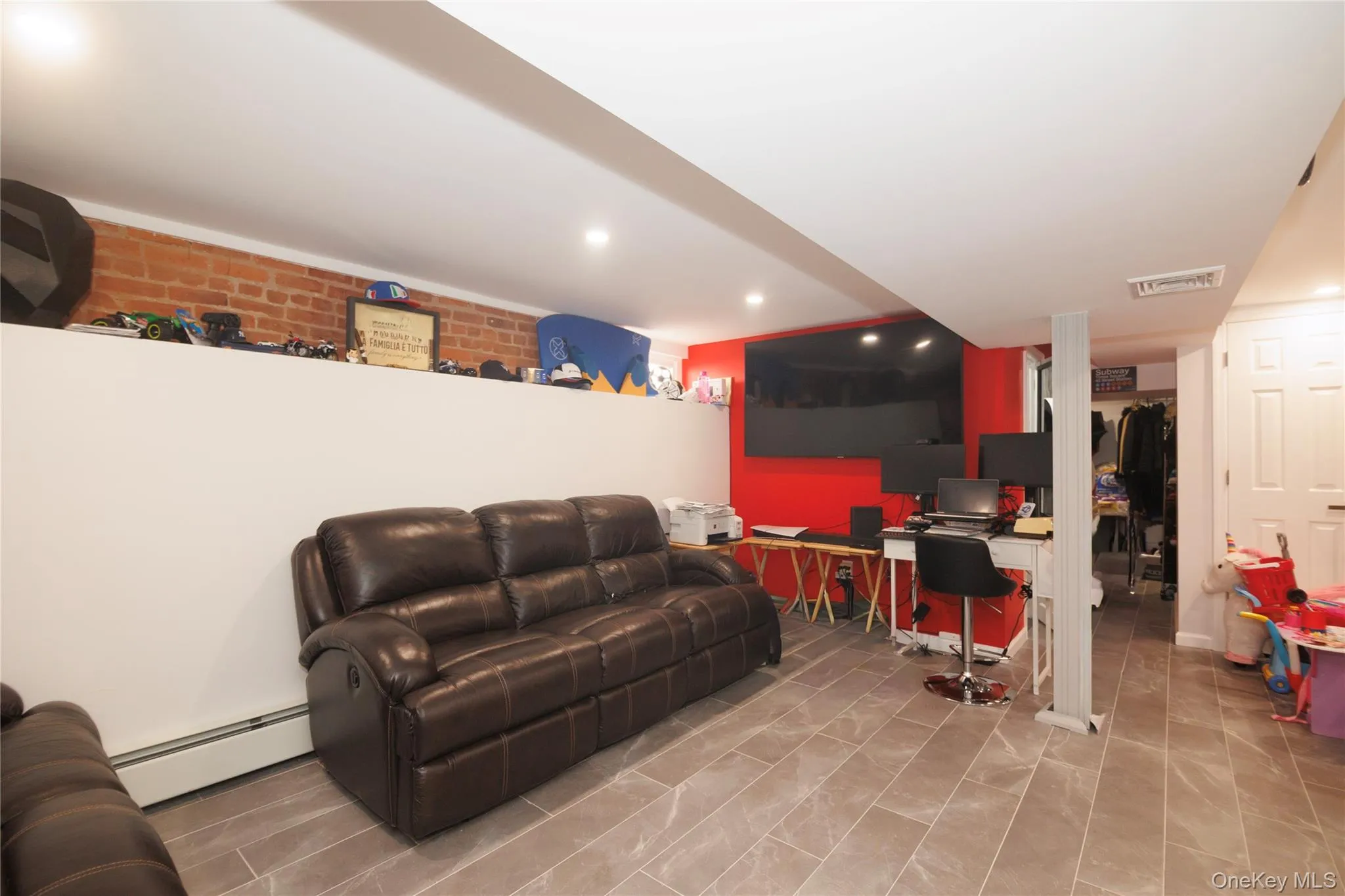 1715 Hering Avenue, New York, NY, 5 Bedrooms Bedrooms, 9 Rooms Rooms,2 BathroomsBathrooms,Residential,For Rent,Hering,0,1038386 1715 Hering Avenue, New York, NY, 5 Bedrooms Bedrooms, 9 Rooms Rooms,2 BathroomsBathrooms,Residential,For Rent,Hering,0,1038386