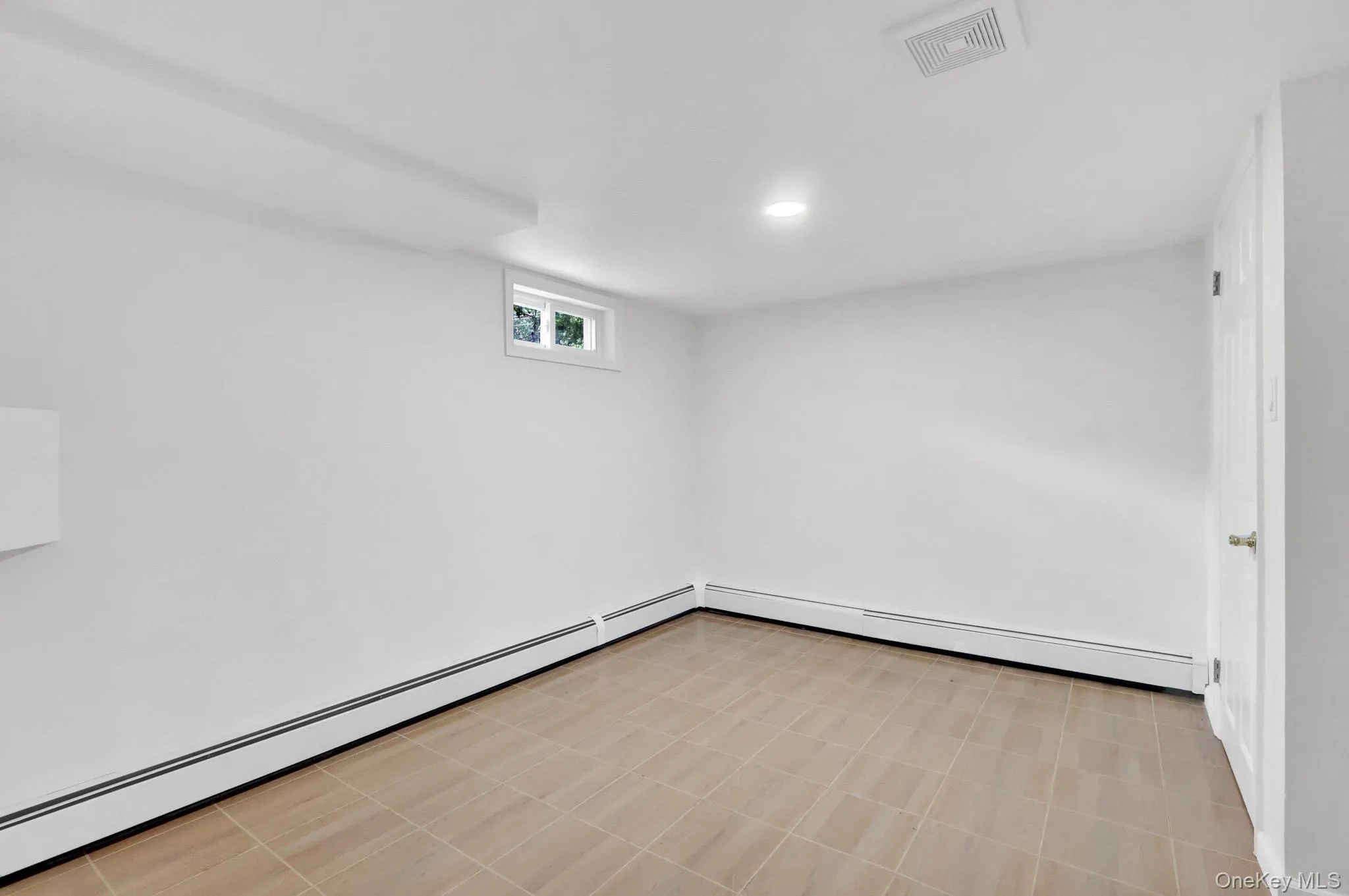 653 Meadow Road, Smithtown, NY, 4 Bedrooms Bedrooms, 10 Rooms Rooms,2 BathroomsBathrooms,Residential,For Rent,Meadow,0,1038388 653 Meadow Road, Smithtown, NY, 4 Bedrooms Bedrooms, 10 Rooms Rooms,2 BathroomsBathrooms,Residential,For Rent,Meadow,0,1038388