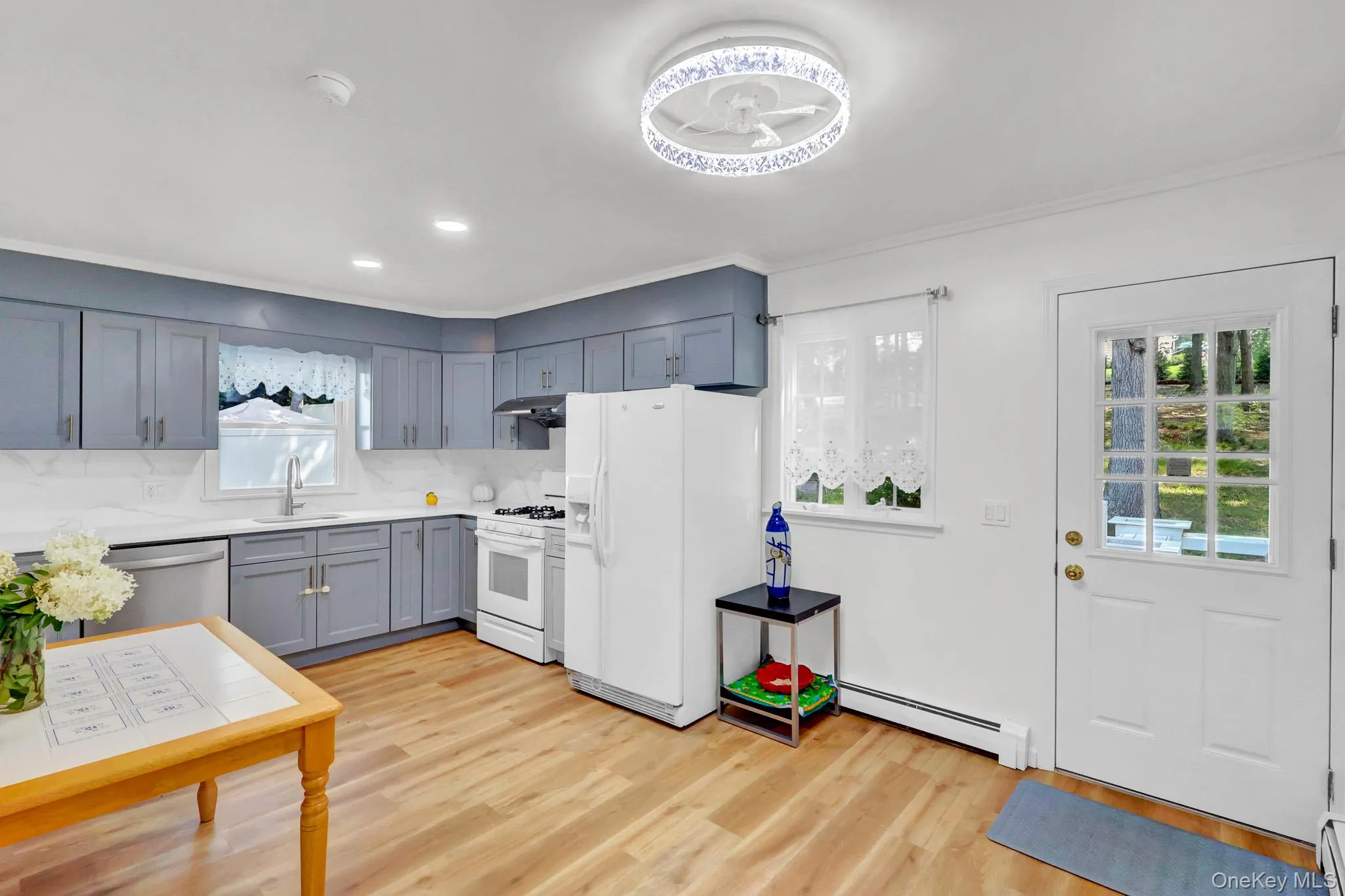 653 Meadow Road, Smithtown, NY, 4 Bedrooms Bedrooms, 10 Rooms Rooms,2 BathroomsBathrooms,Residential,For Rent,Meadow,0,1038388 653 Meadow Road, Smithtown, NY, 4 Bedrooms Bedrooms, 10 Rooms Rooms,2 BathroomsBathrooms,Residential,For Rent,Meadow,0,1038388