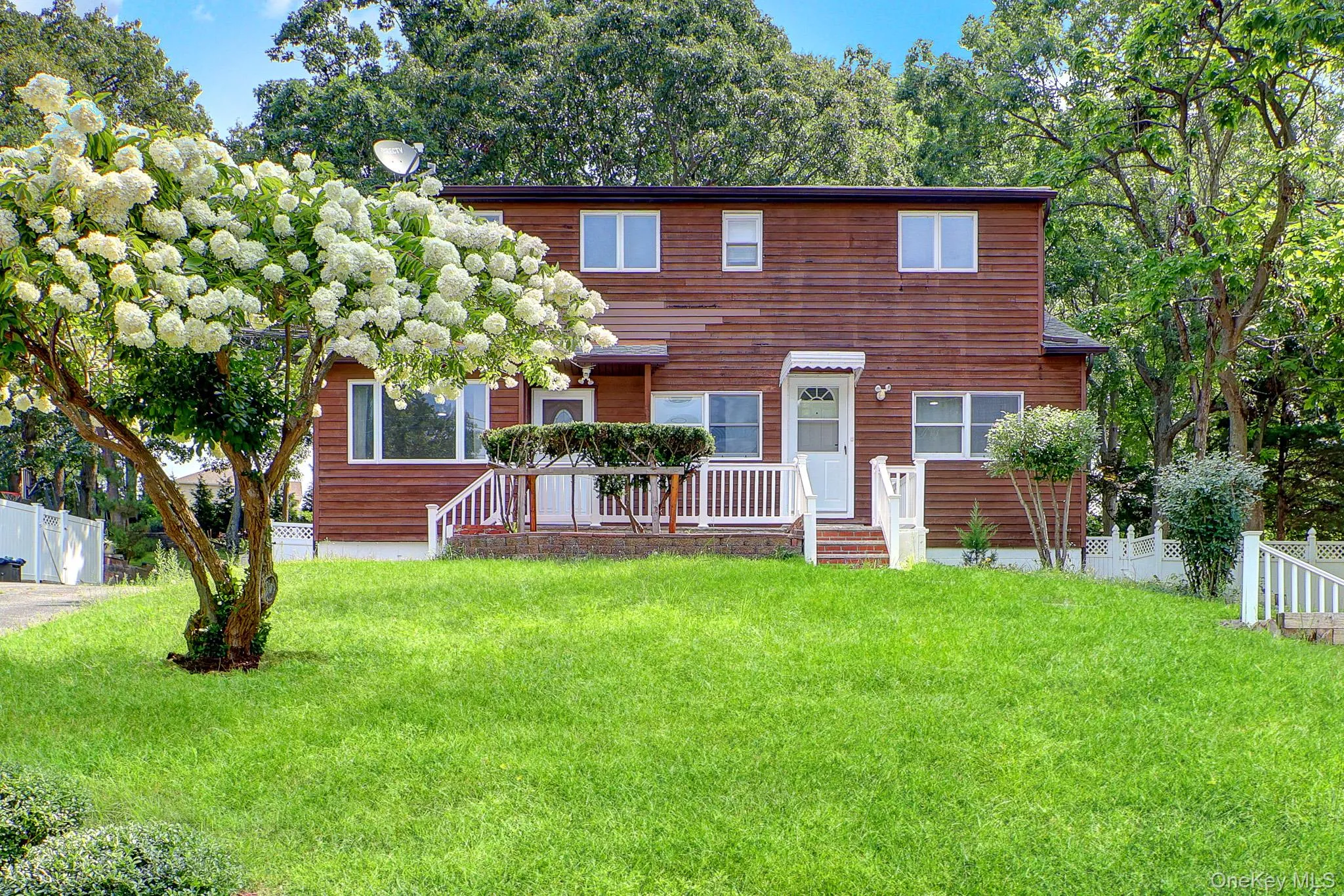 653 Meadow Road, Smithtown, NY, 4 Bedrooms Bedrooms, 10 Rooms Rooms,2 BathroomsBathrooms,Residential,For Rent,Meadow,0,1038388 653 Meadow Road, Smithtown, NY, 4 Bedrooms Bedrooms, 10 Rooms Rooms,2 BathroomsBathrooms,Residential,For Rent,Meadow,0,1038388