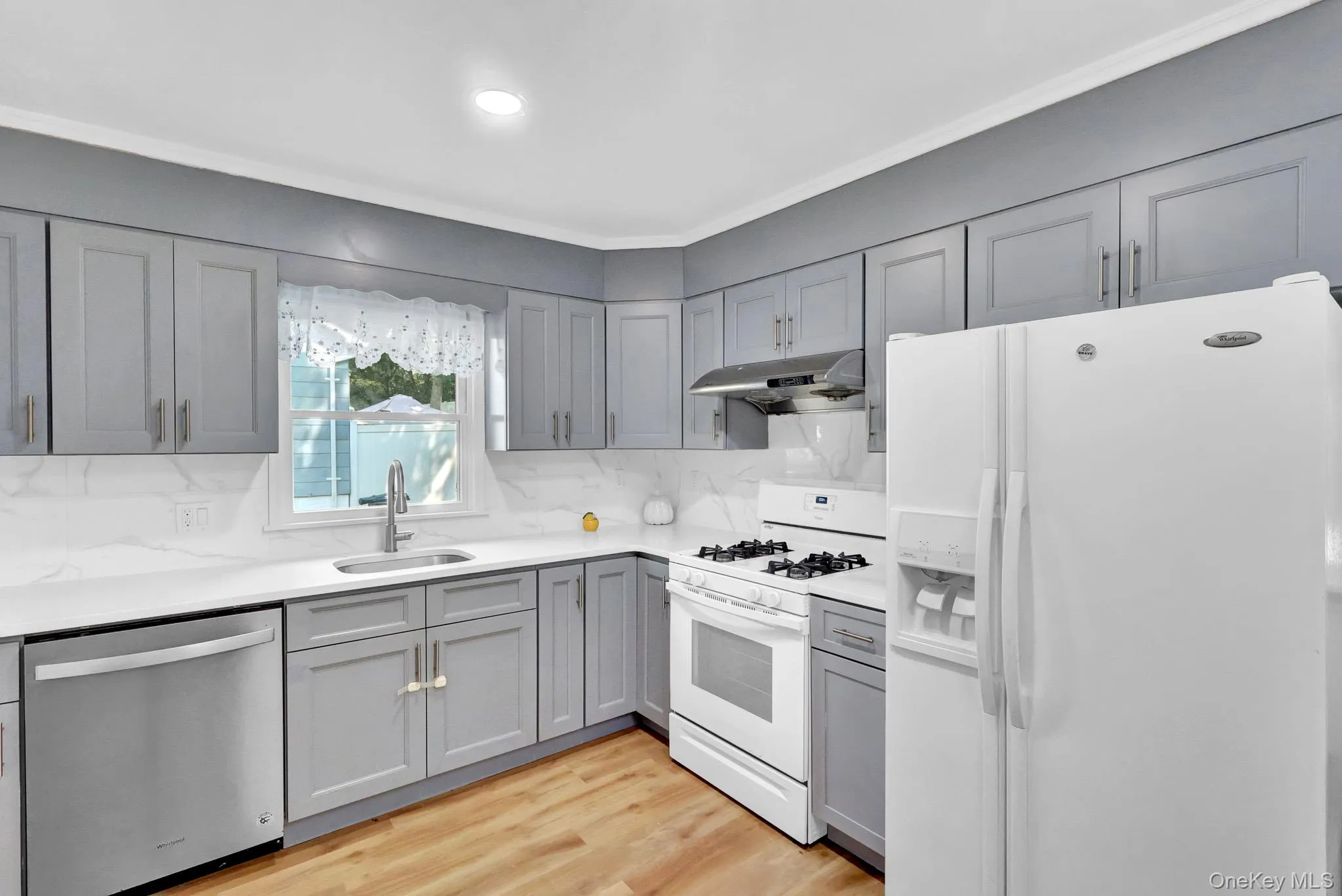 653 Meadow Road, Smithtown, NY, 4 Bedrooms Bedrooms, 10 Rooms Rooms,2 BathroomsBathrooms,Residential,For Rent,Meadow,0,1038388 653 Meadow Road, Smithtown, NY, 4 Bedrooms Bedrooms, 10 Rooms Rooms,2 BathroomsBathrooms,Residential,For Rent,Meadow,0,1038388