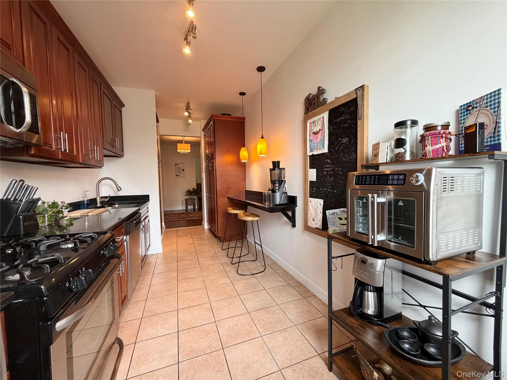 531 Lincoln Avenue, Mount Vernon, NY, 3 Bedrooms Bedrooms, 6 Rooms Rooms,1 BathroomBathrooms,Residential,For Rent,Lincoln,0,1038391 531 Lincoln Avenue, Mount Vernon, NY, 3 Bedrooms Bedrooms, 6 Rooms Rooms,1 BathroomBathrooms,Residential,For Rent,Lincoln,0,1038391