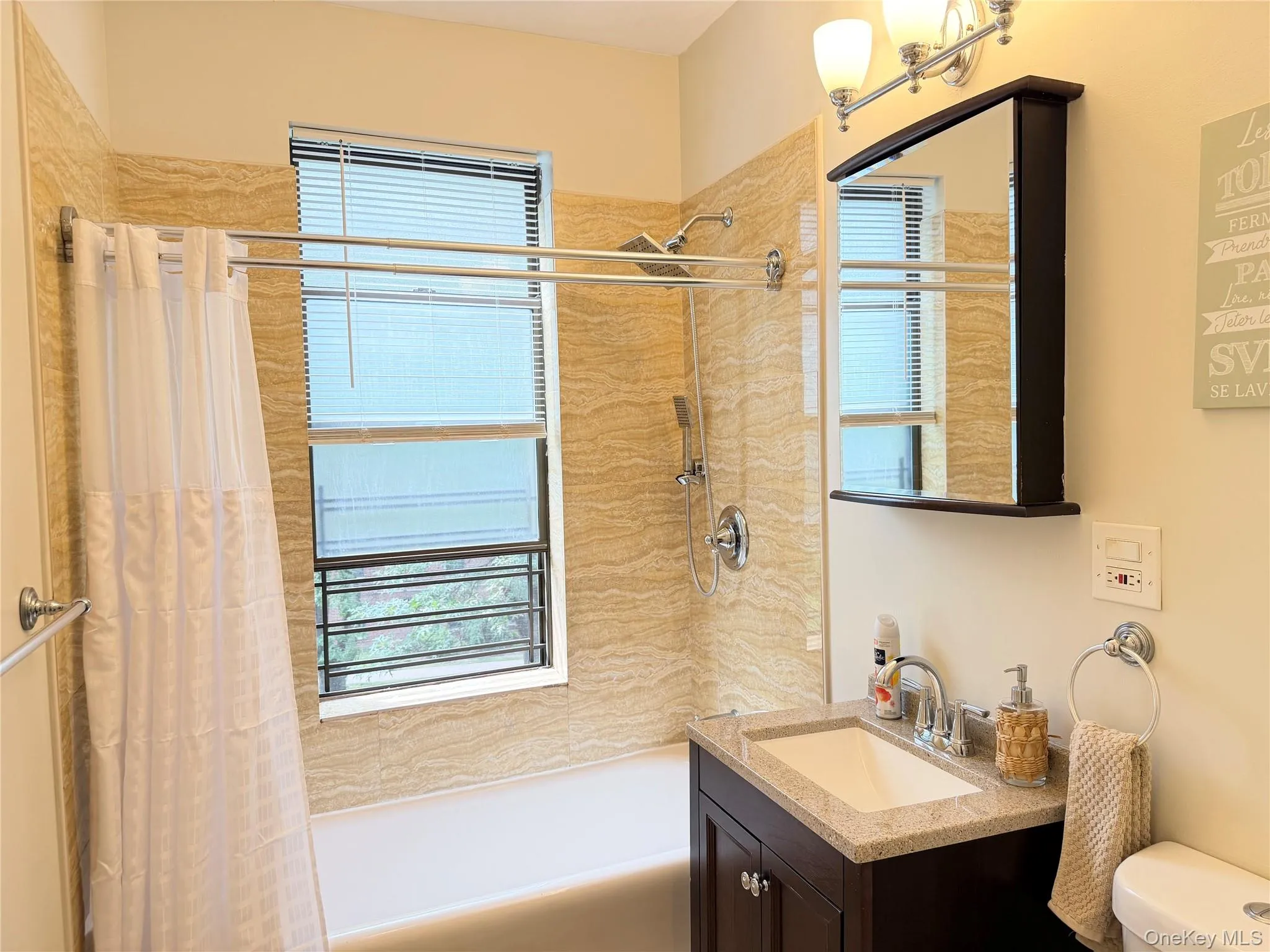 531 Lincoln Avenue, Mount Vernon, NY, 3 Bedrooms Bedrooms, 6 Rooms Rooms,1 BathroomBathrooms,Residential,For Rent,Lincoln,0,1038391 531 Lincoln Avenue, Mount Vernon, NY, 3 Bedrooms Bedrooms, 6 Rooms Rooms,1 BathroomBathrooms,Residential,For Rent,Lincoln,0,1038391