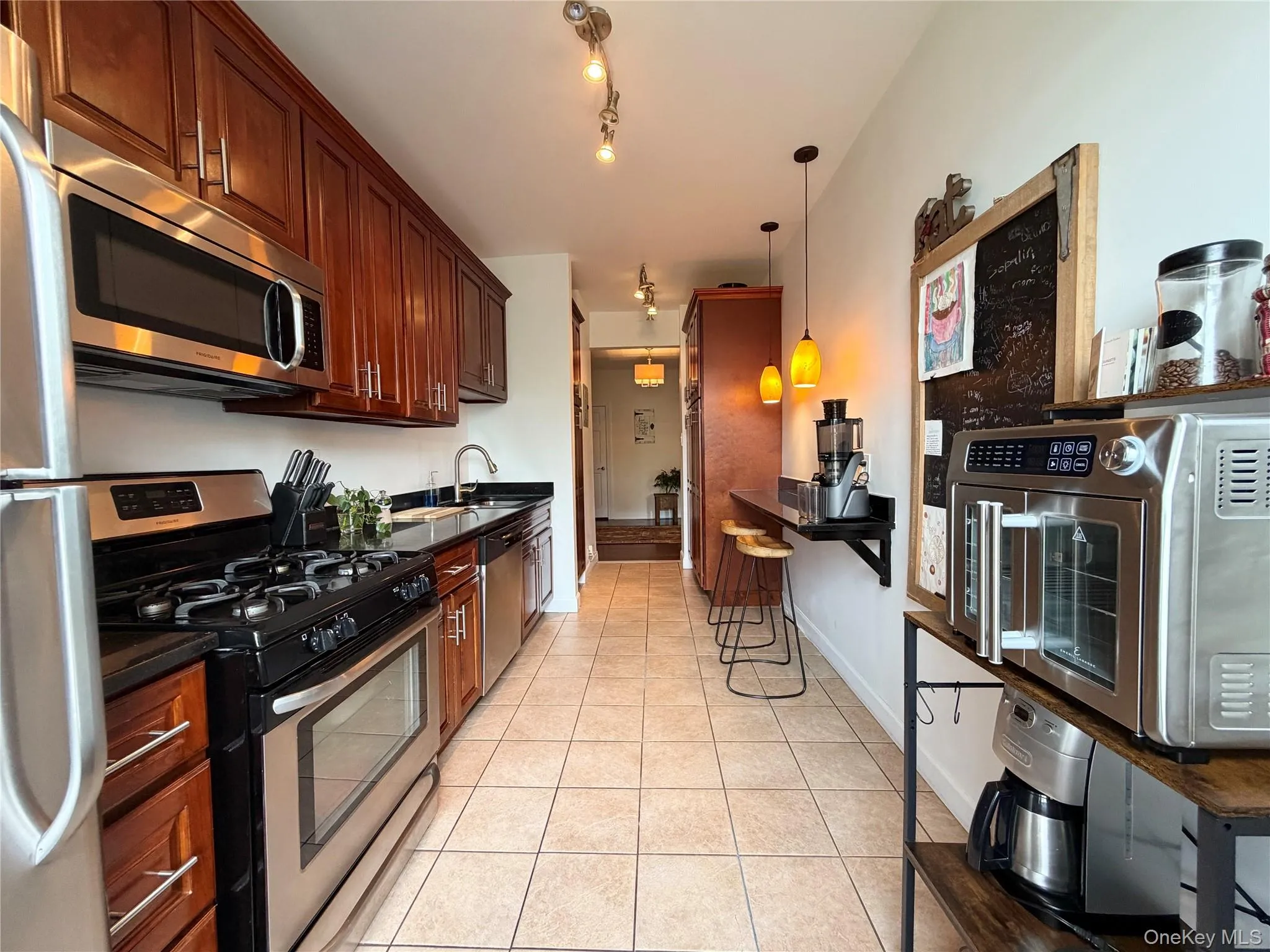 531 Lincoln Avenue, Mount Vernon, NY, 3 Bedrooms Bedrooms, 6 Rooms Rooms,1 BathroomBathrooms,Residential,For Rent,Lincoln,0,1038391 531 Lincoln Avenue, Mount Vernon, NY, 3 Bedrooms Bedrooms, 6 Rooms Rooms,1 BathroomBathrooms,Residential,For Rent,Lincoln,0,1038391