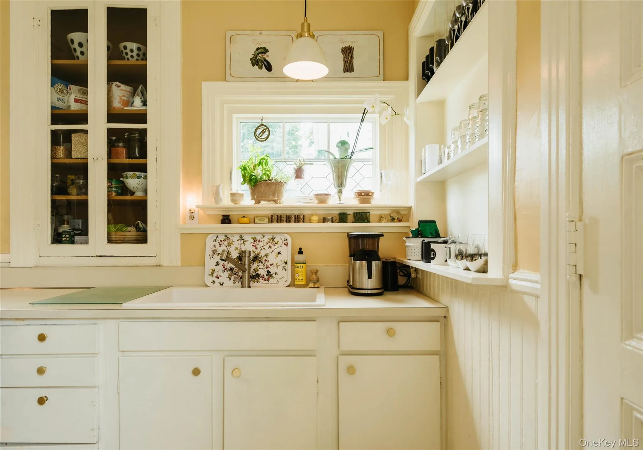 140 Main Street, Kingston, NY, 4 Bedrooms Bedrooms, 8 Rooms Rooms,2 BathroomsBathrooms,Residential,For Rent,Main,0,1038398 140 Main Street, Kingston, NY, 4 Bedrooms Bedrooms, 8 Rooms Rooms,2 BathroomsBathrooms,Residential,For Rent,Main,0,1038398