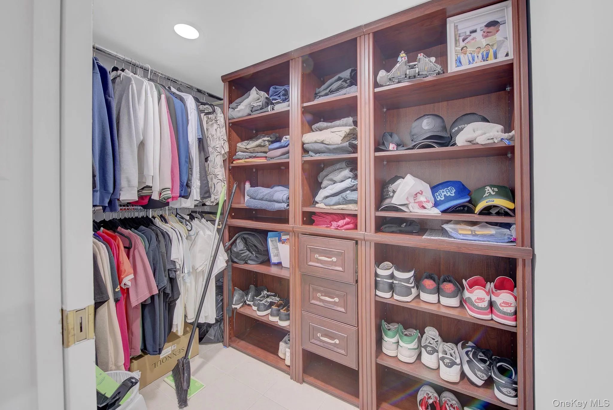 9137 91st Street, New York, NY, 3 Bedrooms Bedrooms, 9 Rooms Rooms,2 BathroomsBathrooms,Residential,For Rent,91st,0,1038403 9137 91st Street, New York, NY, 3 Bedrooms Bedrooms, 9 Rooms Rooms,2 BathroomsBathrooms,Residential,For Rent,91st,0,1038403