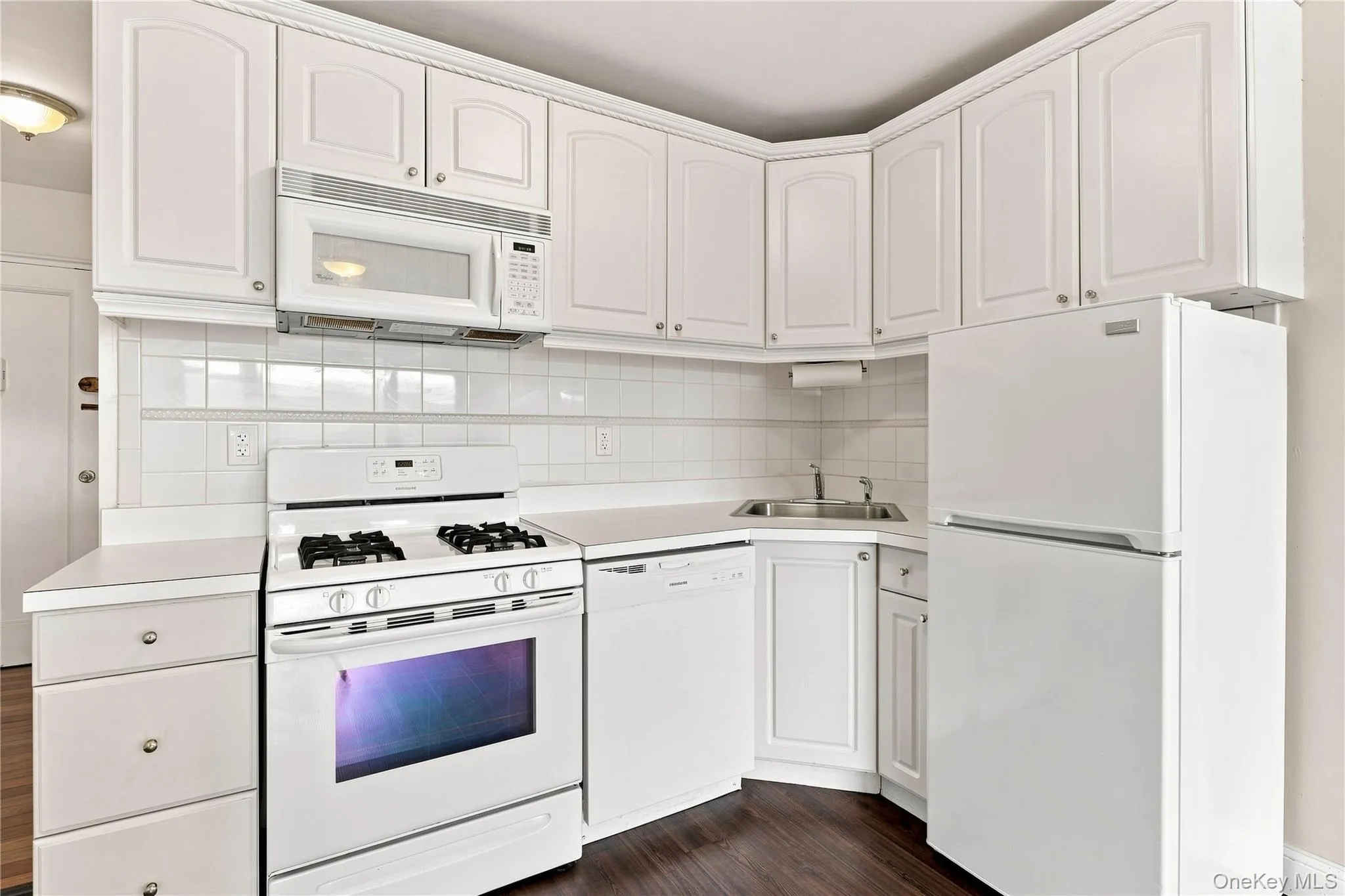 91 Tulip Avenue, Hempstead, NY, 1 Bedroom Bedrooms, 3 Rooms Rooms,1 BathroomBathrooms,Residential,For Rent,Tulip,0,1038408 91 Tulip Avenue, Hempstead, NY, 1 Bedroom Bedrooms, 3 Rooms Rooms,1 BathroomBathrooms,Residential,For Rent,Tulip,0,1038408
