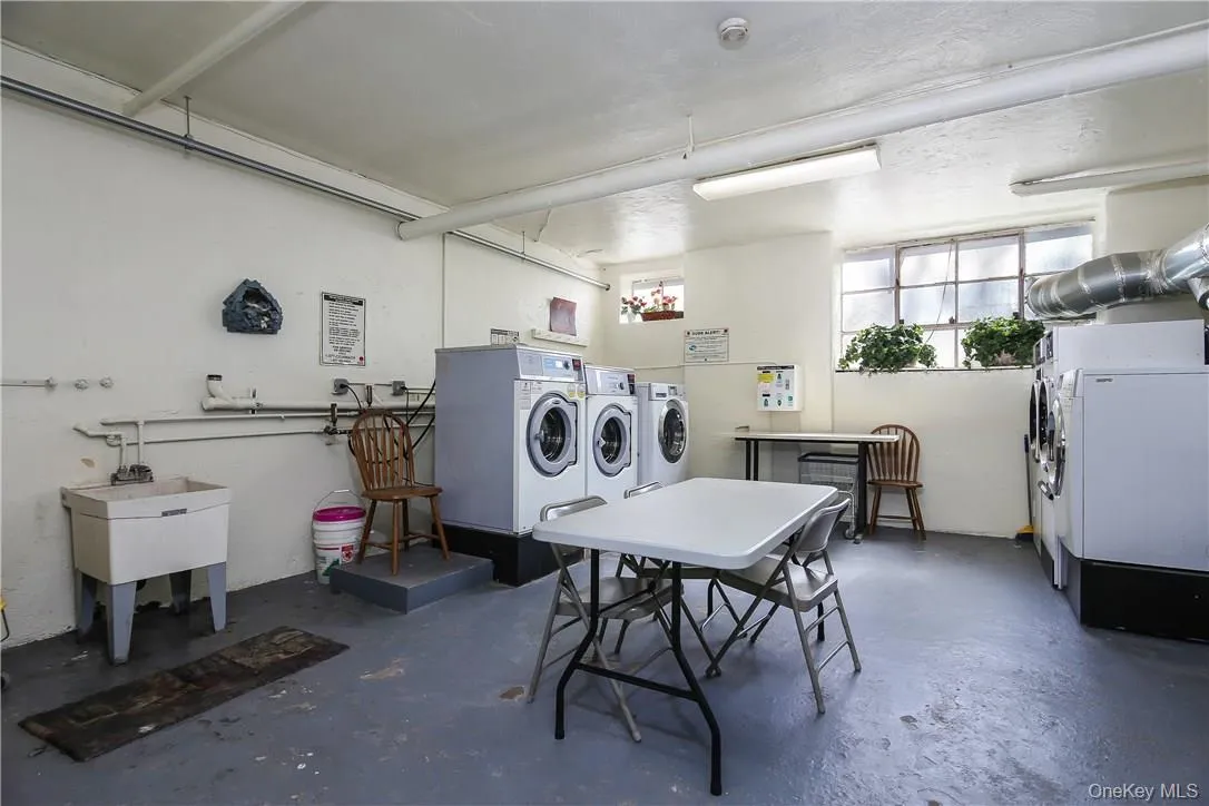 Here is the common laundry area. Here is the common laundry area.