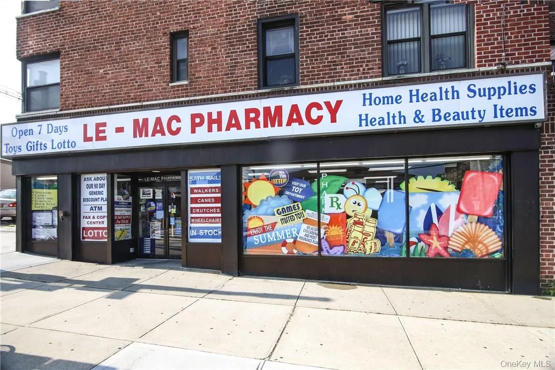 Also in the building at the other end of the block is a large pharmacy. Also in the building at the other end of the block is a large pharmacy.