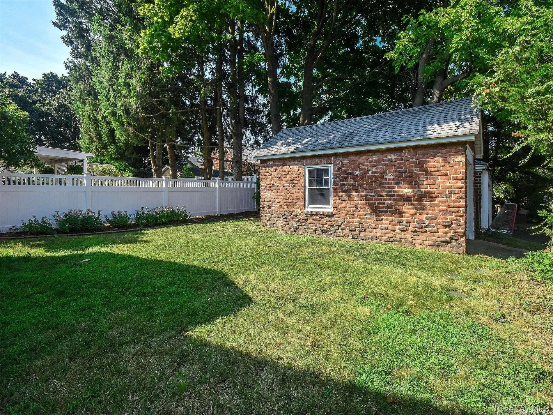 Backyard / Garage Backyard / Garage