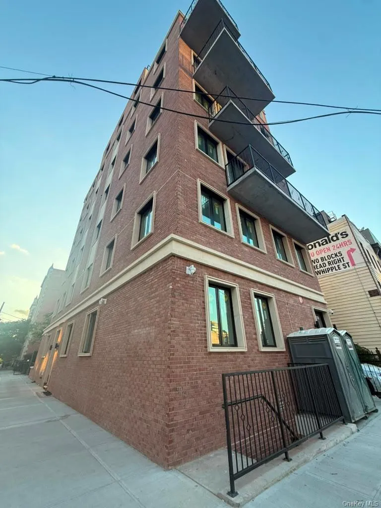 178 Throop Avenue, New York, NY, 5 Bedrooms Bedrooms, 7 Rooms Rooms,2 BathroomsBathrooms,Residential,For Rent,Throop,0,1038419 178 Throop Avenue, New York, NY, 5 Bedrooms Bedrooms, 7 Rooms Rooms,2 BathroomsBathrooms,Residential,For Rent,Throop,0,1038419