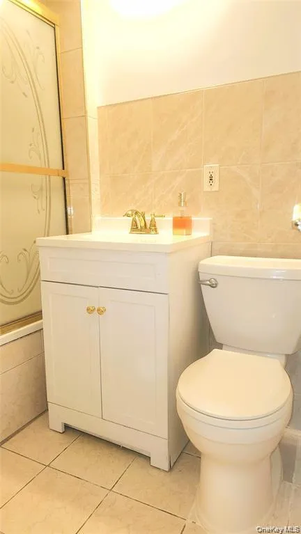 664 Remsen Avenue, New York, NY, 2 Bedrooms Bedrooms, 3 Rooms Rooms,1 BathroomBathrooms,Residential Lease,For Rent,Remsen,0,1038424 664 Remsen Avenue, New York, NY, 2 Bedrooms Bedrooms, 3 Rooms Rooms,1 BathroomBathrooms,Residential Lease,For Rent,Remsen,0,1038424