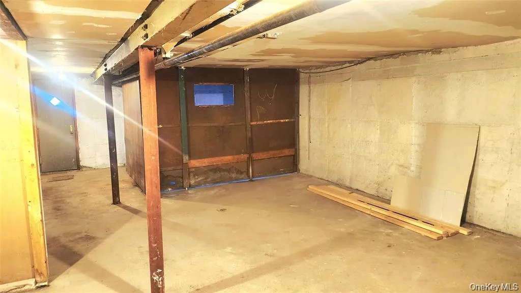 664 Remsen Avenue, New York, NY, 2 Bedrooms Bedrooms, 3 Rooms Rooms,1 BathroomBathrooms,Residential Lease,For Rent,Remsen,0,1038424 664 Remsen Avenue, New York, NY, 2 Bedrooms Bedrooms, 3 Rooms Rooms,1 BathroomBathrooms,Residential Lease,For Rent,Remsen,0,1038424