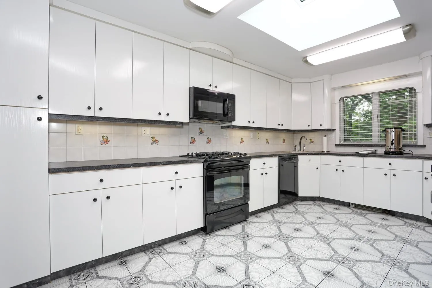 10 Briarcliff Drive, Ramapo, NY, 4 Bedrooms Bedrooms, 9 Rooms Rooms,2 BathroomsBathrooms,Residential,For Rent,Briarcliff,0,1038425 10 Briarcliff Drive, Ramapo, NY, 4 Bedrooms Bedrooms, 9 Rooms Rooms,2 BathroomsBathrooms,Residential,For Rent,Briarcliff,0,1038425