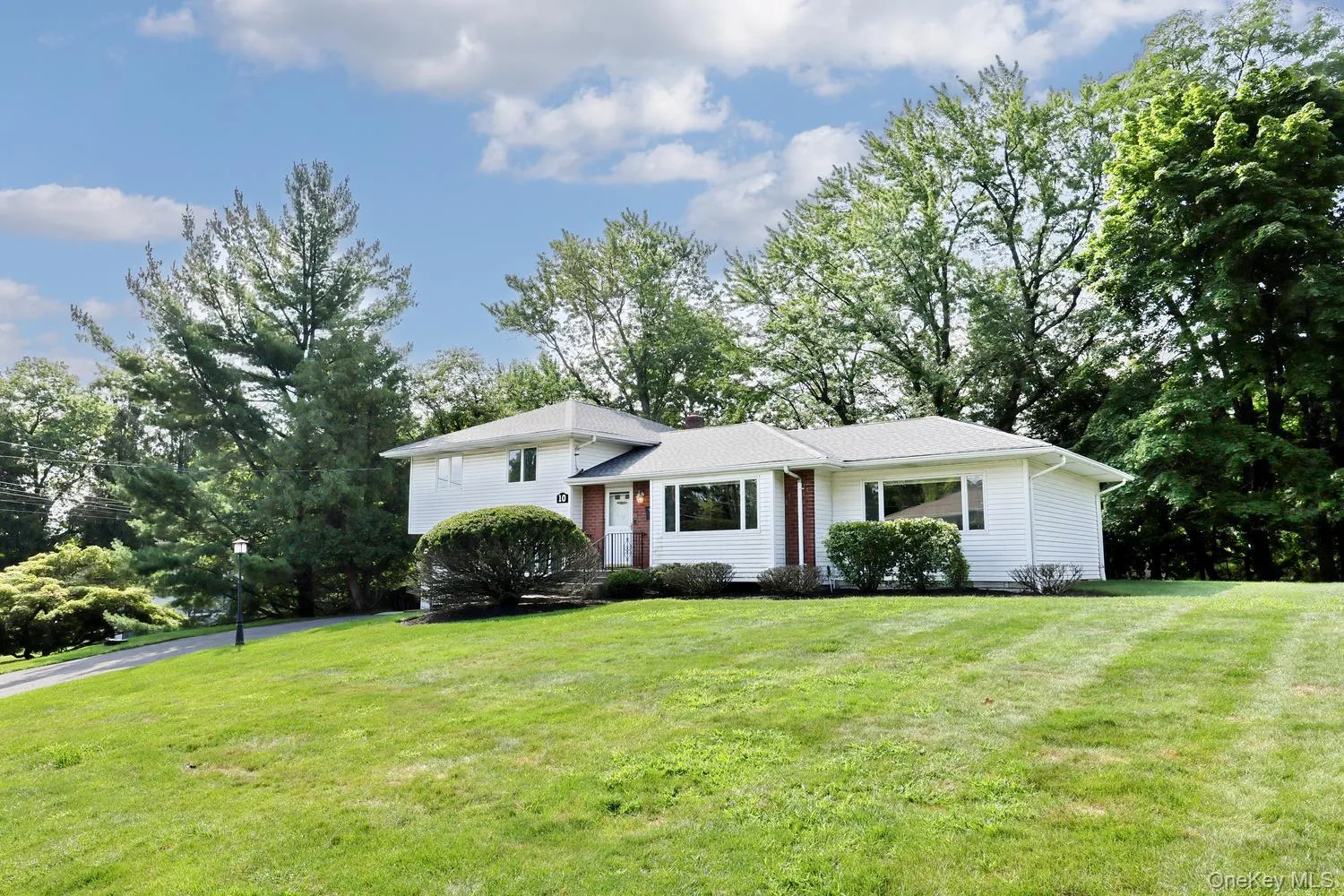 10 Briarcliff Drive, Ramapo, NY, 4 Bedrooms Bedrooms, 9 Rooms Rooms,2 BathroomsBathrooms,Residential,For Rent,Briarcliff,0,1038425 10 Briarcliff Drive, Ramapo, NY, 4 Bedrooms Bedrooms, 9 Rooms Rooms,2 BathroomsBathrooms,Residential,For Rent,Briarcliff,0,1038425