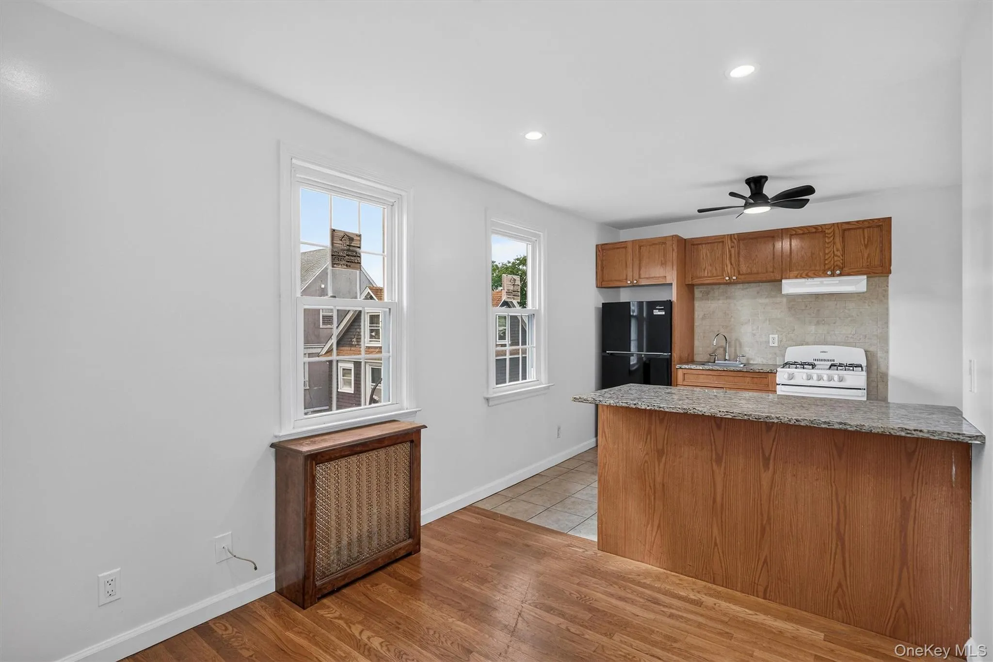 72 Bayard Street, New Rochelle, NY, 1 Bedroom Bedrooms, 3 Rooms Rooms,1 BathroomBathrooms,Residential Lease,For Rent,Bayard,0,1038428 72 Bayard Street, New Rochelle, NY, 1 Bedroom Bedrooms, 3 Rooms Rooms,1 BathroomBathrooms,Residential Lease,For Rent,Bayard,0,1038428