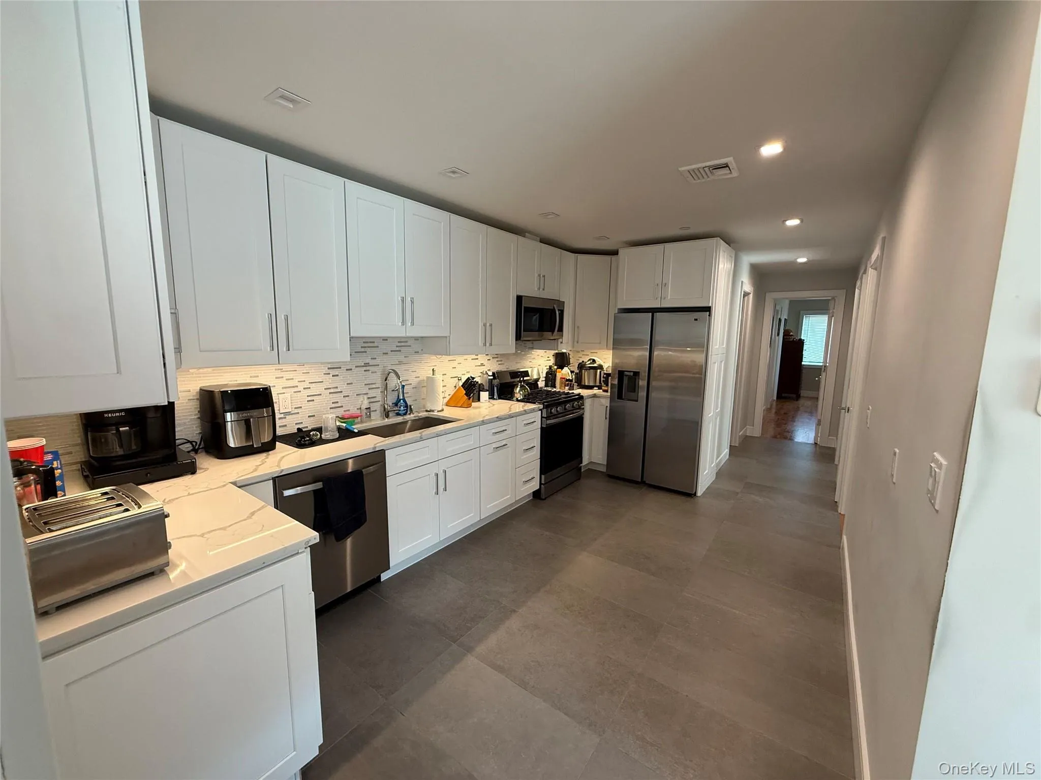 648 Broadway, Long Beach, NY, 3 Bedrooms Bedrooms, 6 Rooms Rooms,2 BathroomsBathrooms,Residential Lease,For Rent,Broadway,0,1038431 648 Broadway, Long Beach, NY, 3 Bedrooms Bedrooms, 6 Rooms Rooms,2 BathroomsBathrooms,Residential Lease,For Rent,Broadway,0,1038431