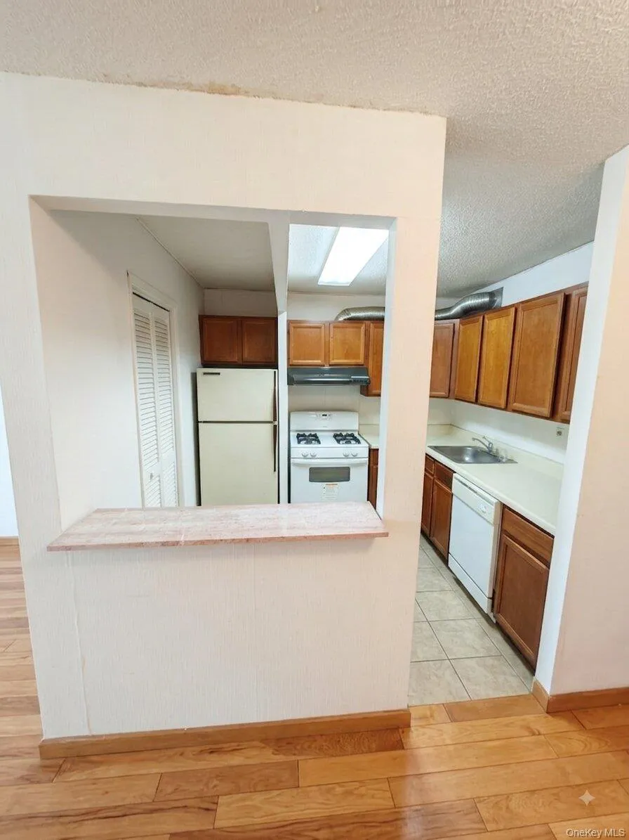 1 Bay Club Drive, New York, NY, 1 Bedroom Bedrooms, 3 Rooms Rooms,1 BathroomBathrooms,Residential,For Rent,Bay Club,0,1038439 1 Bay Club Drive, New York, NY, 1 Bedroom Bedrooms, 3 Rooms Rooms,1 BathroomBathrooms,Residential,For Rent,Bay Club,0,1038439