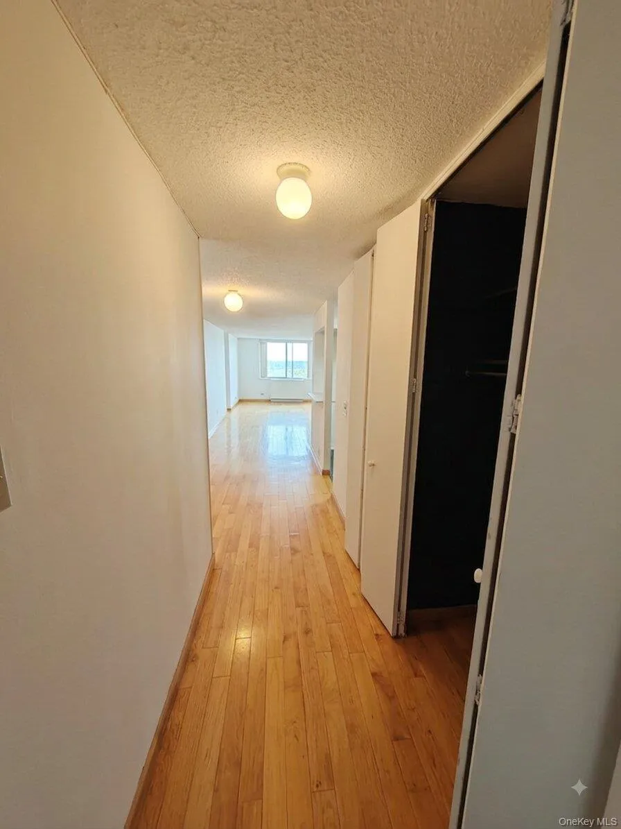 1 Bay Club Drive, New York, NY, 1 Bedroom Bedrooms, 3 Rooms Rooms,1 BathroomBathrooms,Residential,For Rent,Bay Club,0,1038439 1 Bay Club Drive, New York, NY, 1 Bedroom Bedrooms, 3 Rooms Rooms,1 BathroomBathrooms,Residential,For Rent,Bay Club,0,1038439