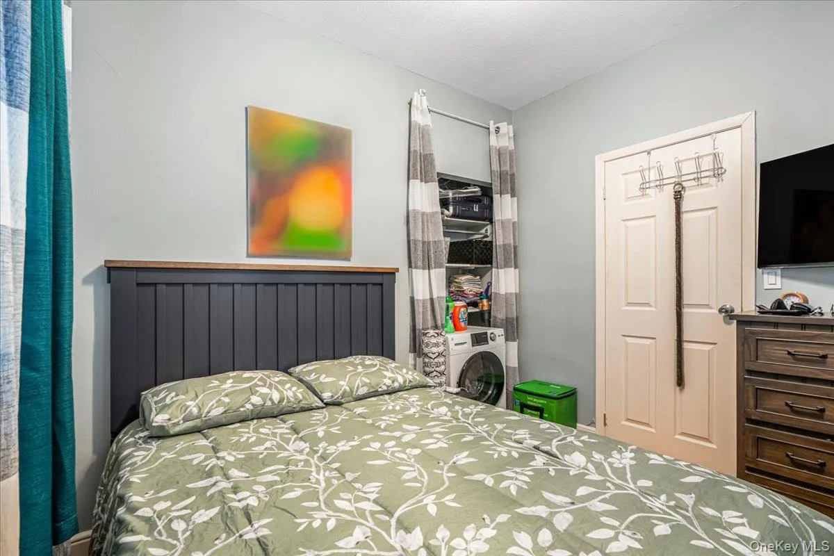 21-05 33rd Street, New York, NY, 1 Bedroom Bedrooms, 3 Rooms Rooms,1 BathroomBathrooms,Residential Lease,For Rent,33rd,0,1038440 21-05 33rd Street, New York, NY, 1 Bedroom Bedrooms, 3 Rooms Rooms,1 BathroomBathrooms,Residential Lease,For Rent,33rd,0,1038440