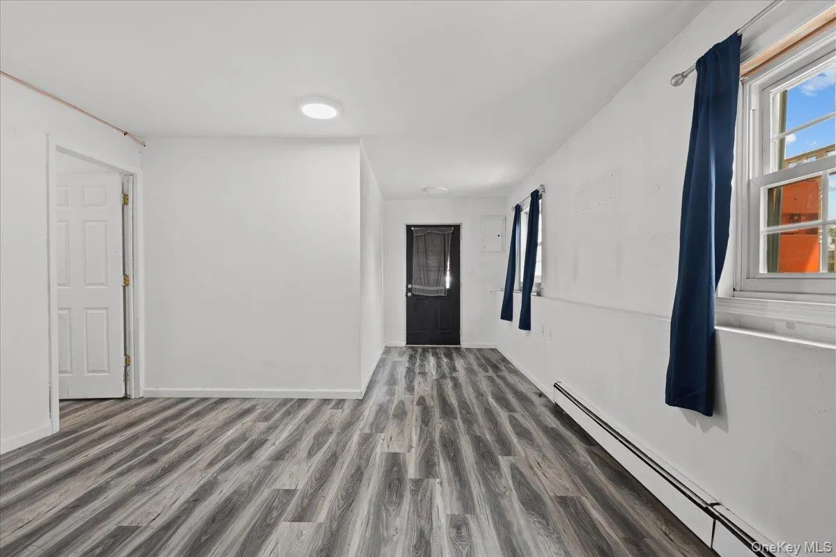 131 Lake Road, New Windsor, NY, 3 Bedrooms Bedrooms, 9 Rooms Rooms,2 BathroomsBathrooms,Residential,For Rent,Lake,0,1038443 131 Lake Road, New Windsor, NY, 3 Bedrooms Bedrooms, 9 Rooms Rooms,2 BathroomsBathrooms,Residential,For Rent,Lake,0,1038443