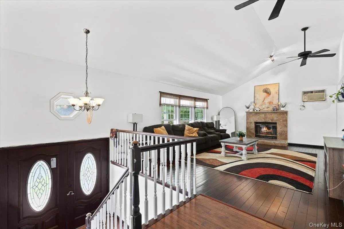 131 Lake Road, New Windsor, NY, 3 Bedrooms Bedrooms, 9 Rooms Rooms,2 BathroomsBathrooms,Residential,For Rent,Lake,0,1038443 131 Lake Road, New Windsor, NY, 3 Bedrooms Bedrooms, 9 Rooms Rooms,2 BathroomsBathrooms,Residential,For Rent,Lake,0,1038443
