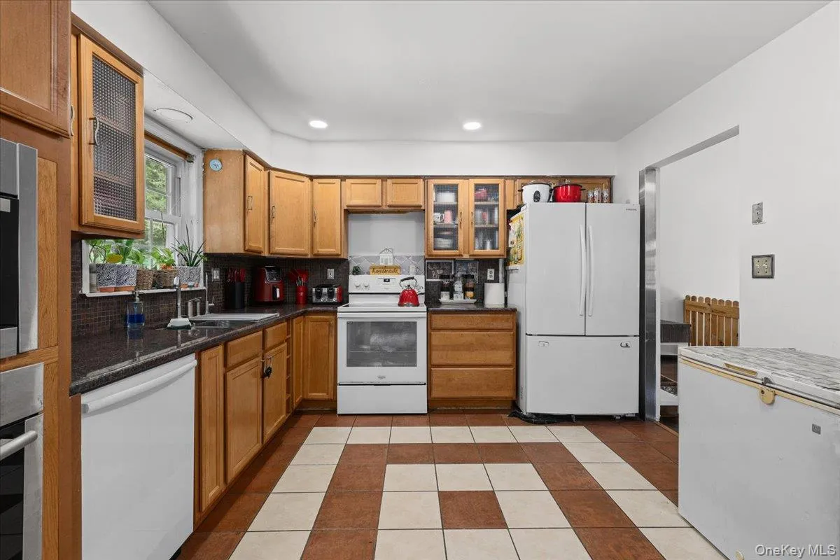 131 Lake Road, New Windsor, NY, 3 Bedrooms Bedrooms, 9 Rooms Rooms,2 BathroomsBathrooms,Residential,For Rent,Lake,0,1038443 131 Lake Road, New Windsor, NY, 3 Bedrooms Bedrooms, 9 Rooms Rooms,2 BathroomsBathrooms,Residential,For Rent,Lake,0,1038443