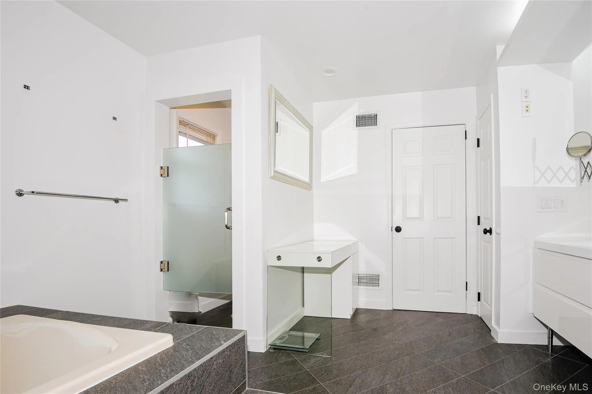 5 Home Court, Huntington, NY, 6 Bedrooms Bedrooms, 11 Rooms Rooms,3 BathroomsBathrooms,Residential,For Rent,Home,0,1038444 5 Home Court, Huntington, NY, 6 Bedrooms Bedrooms, 11 Rooms Rooms,3 BathroomsBathrooms,Residential,For Rent,Home,0,1038444