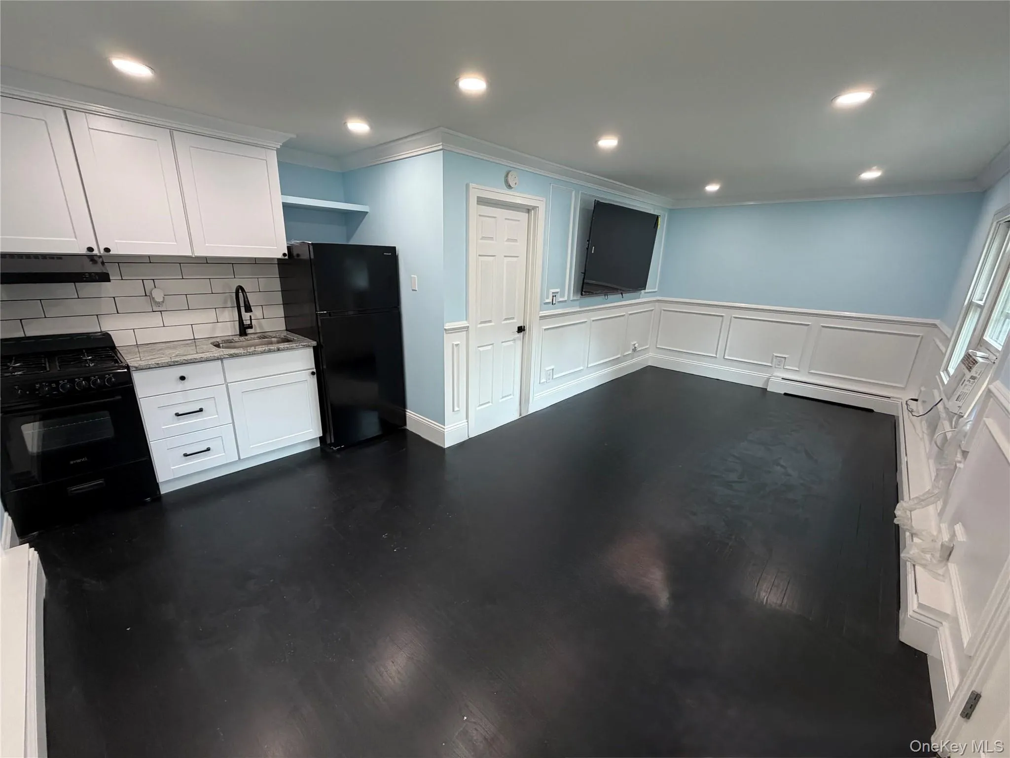 305 Smithtown Boulevard, Smithtown, NY, 1 Bedroom Bedrooms, 5 Rooms Rooms,1 BathroomBathrooms,Residential Lease,For Rent,Smithtown,0,1038446 305 Smithtown Boulevard, Smithtown, NY, 1 Bedroom Bedrooms, 5 Rooms Rooms,1 BathroomBathrooms,Residential Lease,For Rent,Smithtown,0,1038446