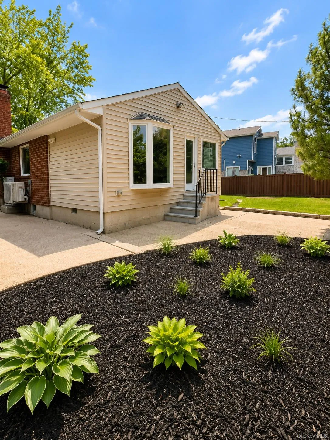 5 Warren Place, Oyster Bay, NY, 4 Bedrooms Bedrooms, 12 Rooms Rooms,3 BathroomsBathrooms,Residential,For Rent,Warren,0,1038453 5 Warren Place, Oyster Bay, NY, 4 Bedrooms Bedrooms, 12 Rooms Rooms,3 BathroomsBathrooms,Residential,For Rent,Warren,0,1038453