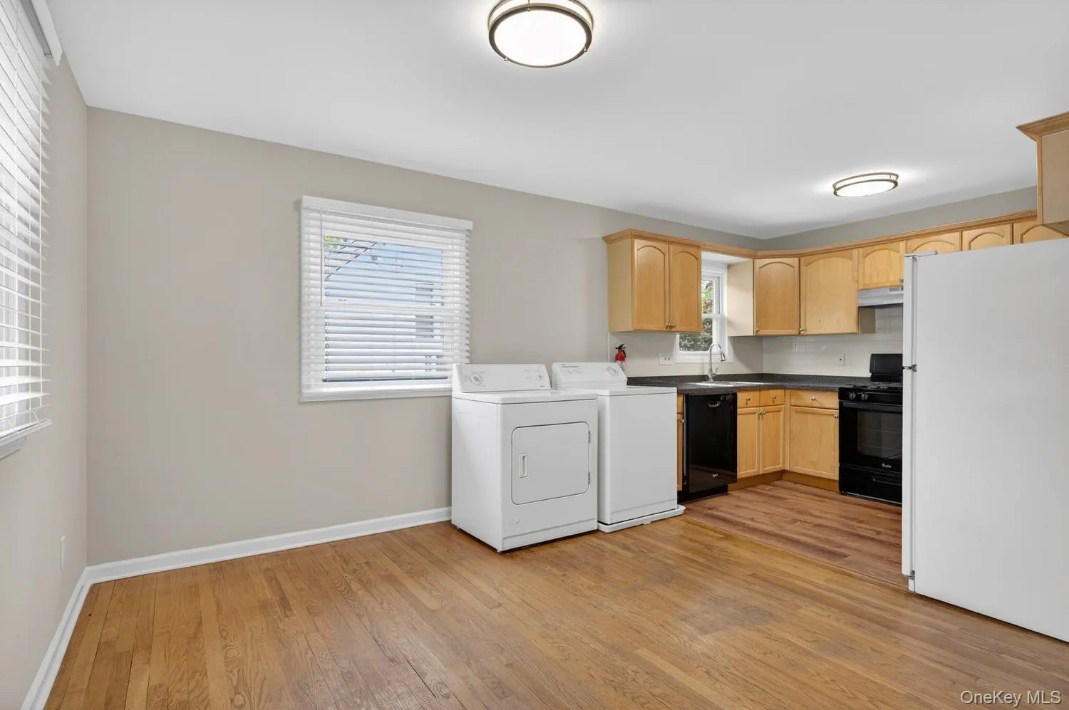 68A Graywood Road, North Hempstead, NY, 4 Bedrooms Bedrooms, 6 Rooms Rooms,2 BathroomsBathrooms,Residential Lease,For Rent,Graywood,0,1038454 68A Graywood Road, North Hempstead, NY, 4 Bedrooms Bedrooms, 6 Rooms Rooms,2 BathroomsBathrooms,Residential Lease,For Rent,Graywood,0,1038454