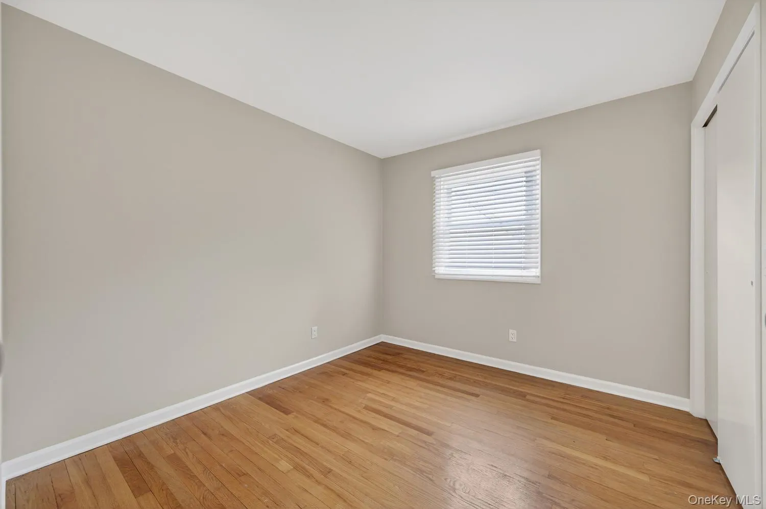 68A Graywood Road, North Hempstead, NY, 4 Bedrooms Bedrooms, 6 Rooms Rooms,2 BathroomsBathrooms,Residential Lease,For Rent,Graywood,0,1038454 68A Graywood Road, North Hempstead, NY, 4 Bedrooms Bedrooms, 6 Rooms Rooms,2 BathroomsBathrooms,Residential Lease,For Rent,Graywood,0,1038454
