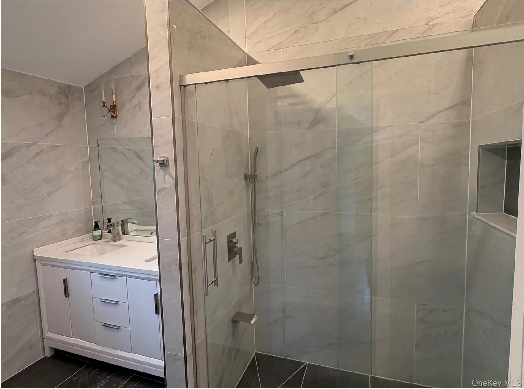 39 Jackson Street, Mount Vernon, NY, 2 Bedrooms Bedrooms, 5 Rooms Rooms,1 BathroomBathrooms,Residential Lease,For Rent,Jackson,0,1038459 39 Jackson Street, Mount Vernon, NY, 2 Bedrooms Bedrooms, 5 Rooms Rooms,1 BathroomBathrooms,Residential Lease,For Rent,Jackson,0,1038459