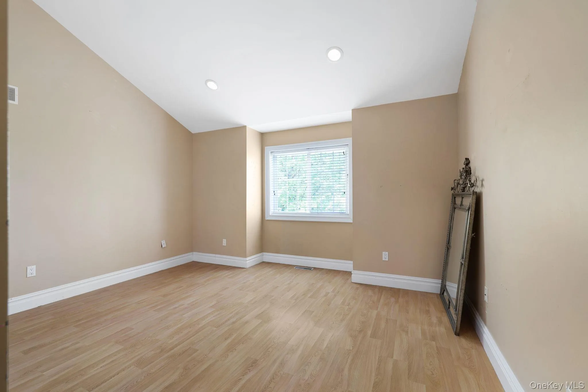25 Skyline Terrace, Clarkstown, NY, 2 Bedrooms Bedrooms, 8 Rooms Rooms,2 BathroomsBathrooms,Residential,For Rent,Skyline,0,1038461 25 Skyline Terrace, Clarkstown, NY, 2 Bedrooms Bedrooms, 8 Rooms Rooms,2 BathroomsBathrooms,Residential,For Rent,Skyline,0,1038461