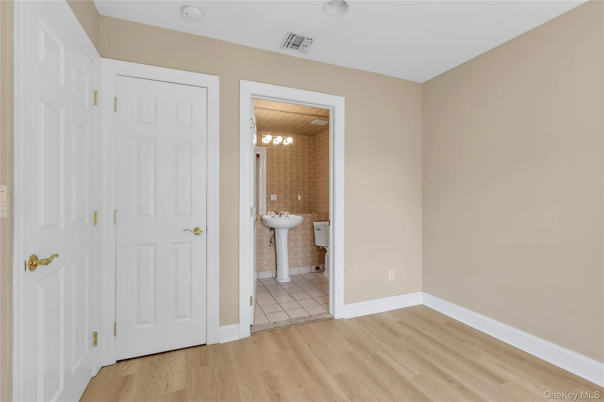 1118 Savoy Drive, Huntington, NY, 2 Bedrooms Bedrooms, 4 Rooms Rooms,2 BathroomsBathrooms,Residential,For Rent,Savoy,0,1038468 1118 Savoy Drive, Huntington, NY, 2 Bedrooms Bedrooms, 4 Rooms Rooms,2 BathroomsBathrooms,Residential,For Rent,Savoy,0,1038468