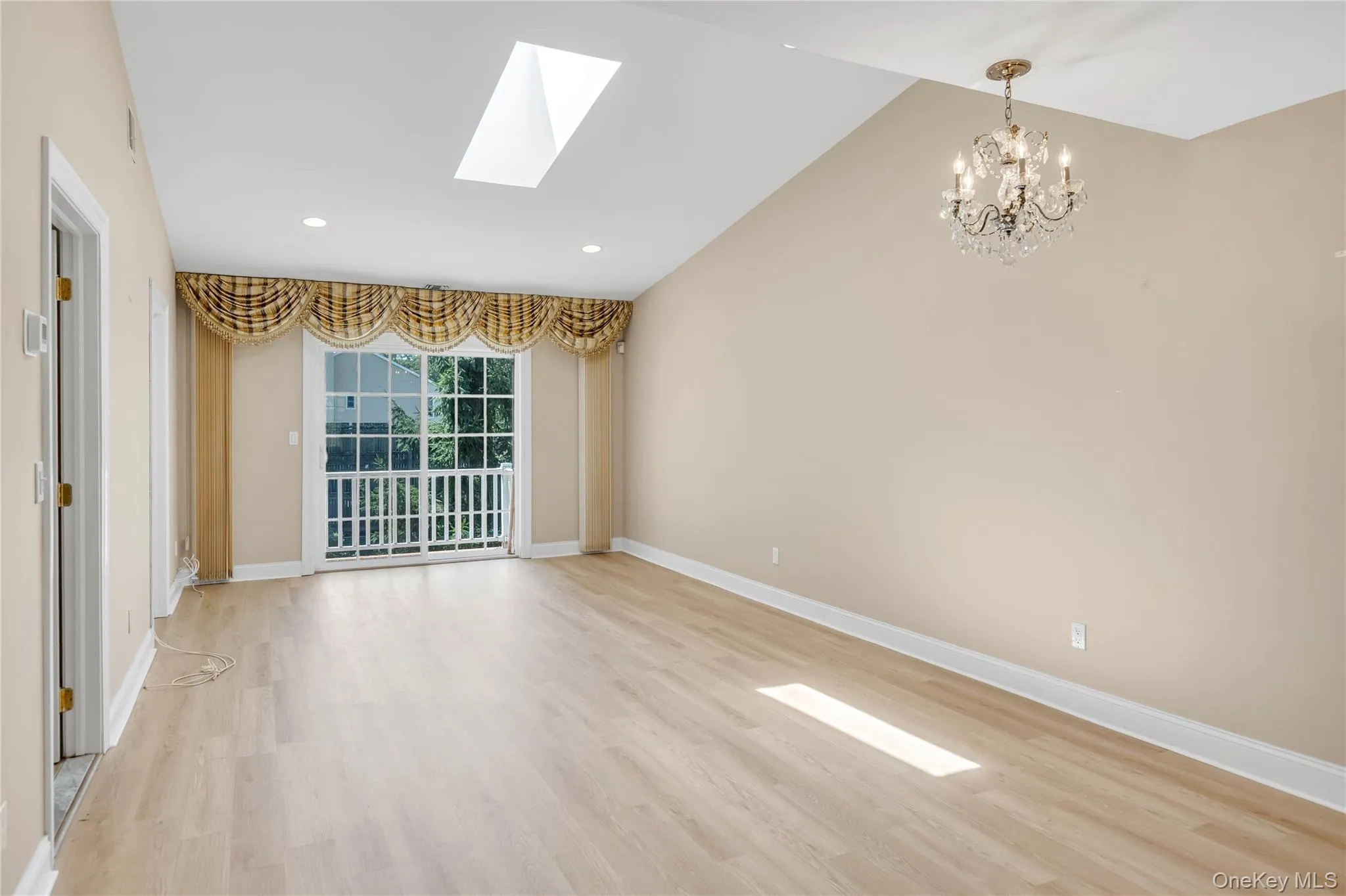1118 Savoy Drive, Huntington, NY, 2 Bedrooms Bedrooms, 4 Rooms Rooms,2 BathroomsBathrooms,Residential,For Rent,Savoy,0,1038468 1118 Savoy Drive, Huntington, NY, 2 Bedrooms Bedrooms, 4 Rooms Rooms,2 BathroomsBathrooms,Residential,For Rent,Savoy,0,1038468