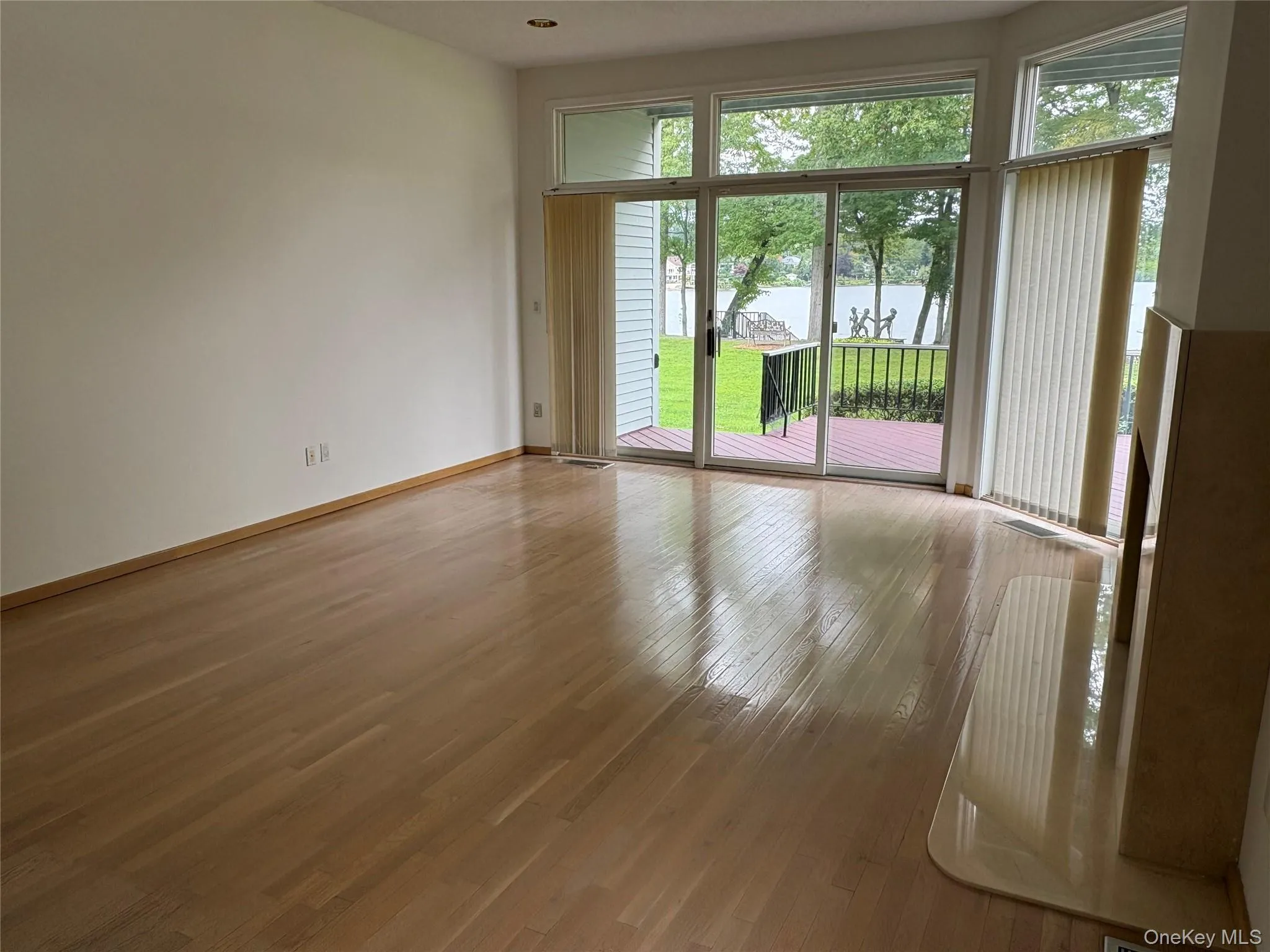 41 Waterside Close, Eastchester, NY, 4 Bedrooms Bedrooms, 8 Rooms Rooms,3 BathroomsBathrooms,Residential Lease,For Rent,Waterside,0,1038470 41 Waterside Close, Eastchester, NY, 4 Bedrooms Bedrooms, 8 Rooms Rooms,3 BathroomsBathrooms,Residential Lease,For Rent,Waterside,0,1038470