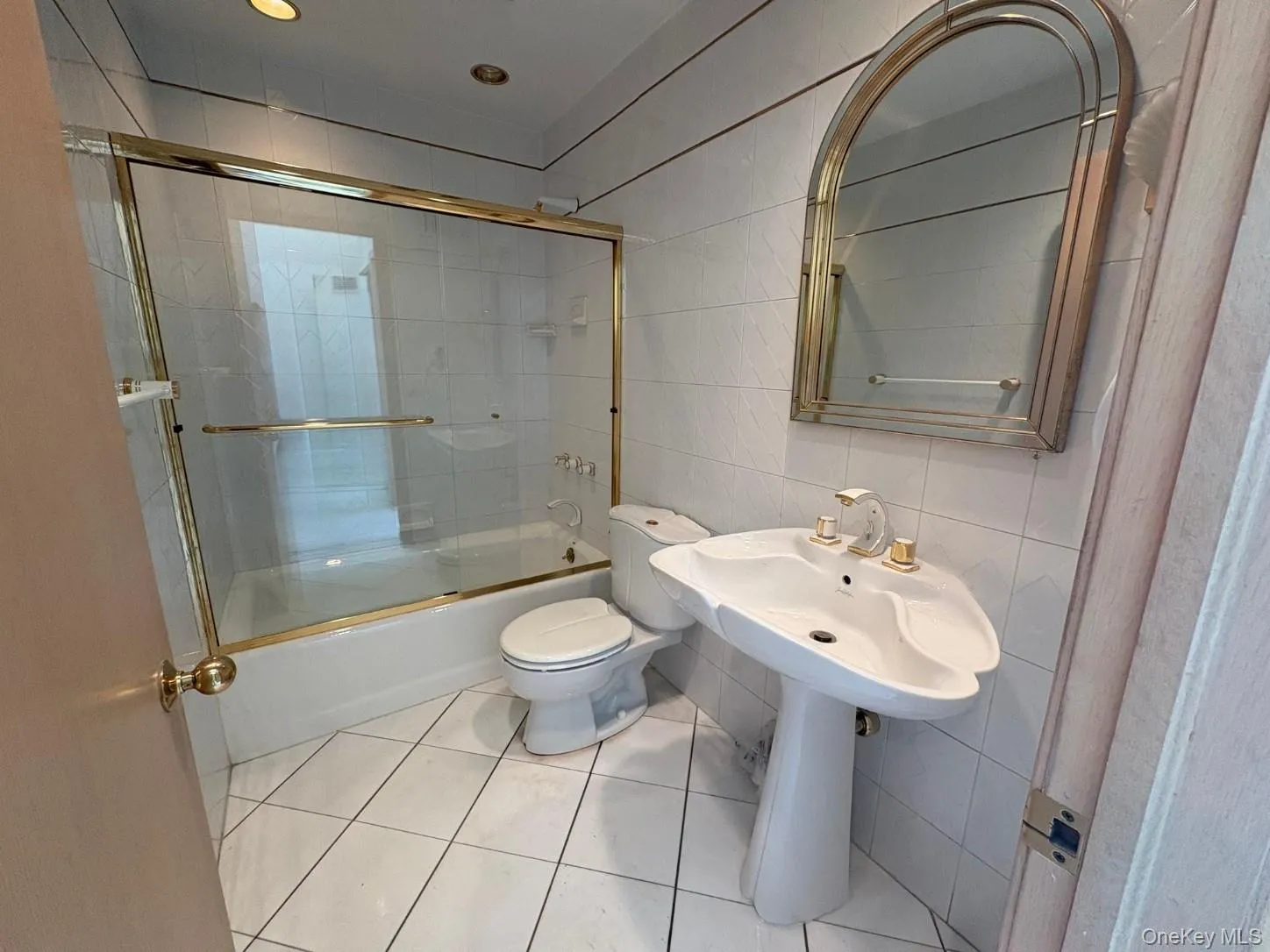 2nd floor hall bathroom is near bedroom 2 & bedroom 3 2nd floor hall bathroom is near bedroom 2 & bedroom 3