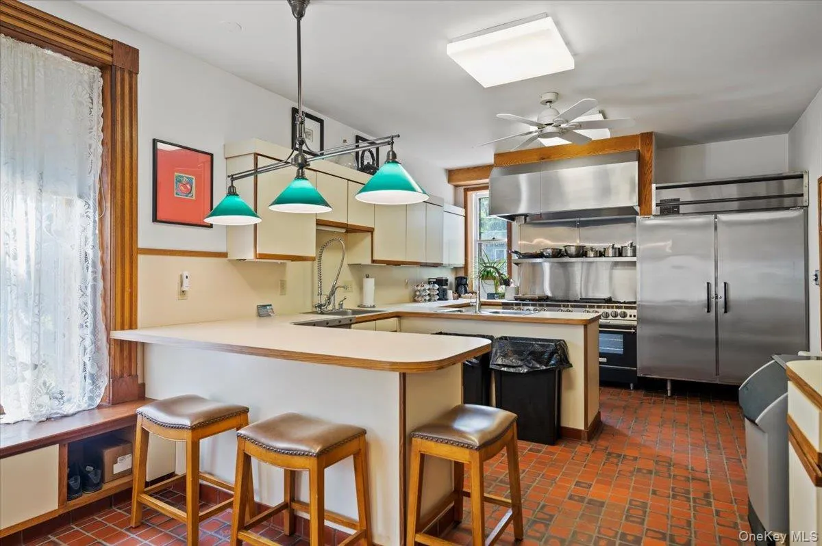 605 N. Broadway, Saratoga Springs, NY, 8 Bedrooms Bedrooms, 19 Rooms Rooms,8 BathroomsBathrooms,Residential,For Rent,N. Broadway,0,1038474 605 N. Broadway, Saratoga Springs, NY, 8 Bedrooms Bedrooms, 19 Rooms Rooms,8 BathroomsBathrooms,Residential,For Rent,N. Broadway,0,1038474