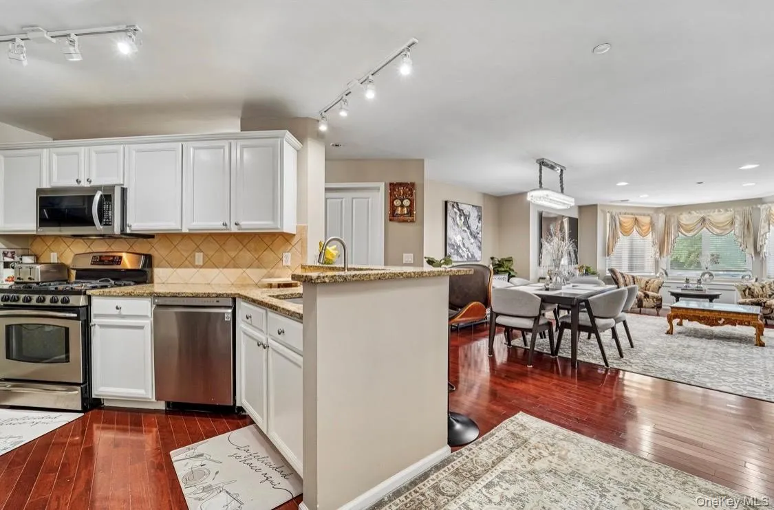 1207 Round Pointe Drive, Haverstraw, NY, 2 Bedrooms Bedrooms, 5 Rooms Rooms,2 BathroomsBathrooms,Residential,For Rent,Round Pointe,0,1038478 1207 Round Pointe Drive, Haverstraw, NY, 2 Bedrooms Bedrooms, 5 Rooms Rooms,2 BathroomsBathrooms,Residential,For Rent,Round Pointe,0,1038478