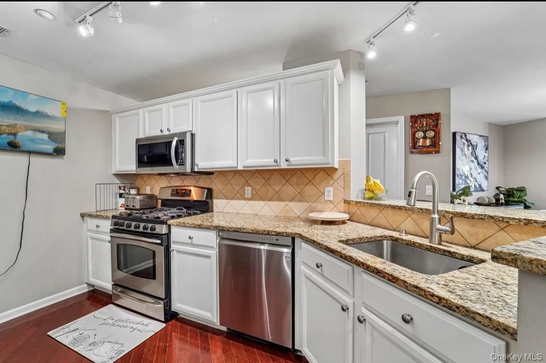 1207 Round Pointe Drive, Haverstraw, NY, 2 Bedrooms Bedrooms, 5 Rooms Rooms,2 BathroomsBathrooms,Residential,For Rent,Round Pointe,0,1038478 1207 Round Pointe Drive, Haverstraw, NY, 2 Bedrooms Bedrooms, 5 Rooms Rooms,2 BathroomsBathrooms,Residential,For Rent,Round Pointe,0,1038478