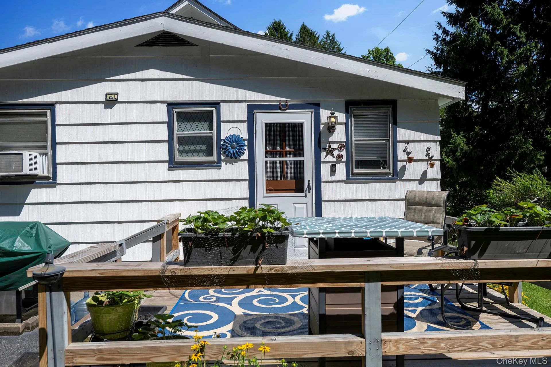 33 North Avenue, Pleasant Valley, NY, 2 Bedrooms Bedrooms, 8 Rooms Rooms,1 BathroomBathrooms,Residential,For Rent,North,0,1038481 33 North Avenue, Pleasant Valley, NY, 2 Bedrooms Bedrooms, 8 Rooms Rooms,1 BathroomBathrooms,Residential,For Rent,North,0,1038481