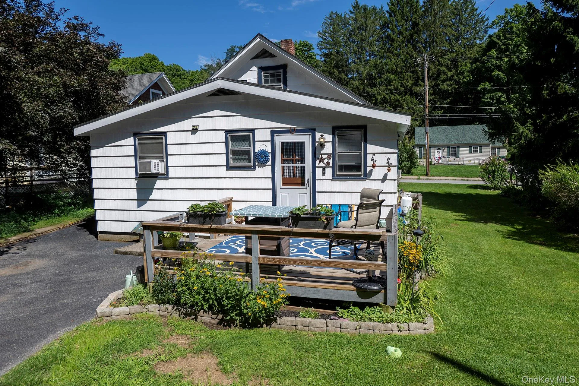 33 North Avenue, Pleasant Valley, NY, 2 Bedrooms Bedrooms, 8 Rooms Rooms,1 BathroomBathrooms,Residential,For Rent,North,0,1038481 33 North Avenue, Pleasant Valley, NY, 2 Bedrooms Bedrooms, 8 Rooms Rooms,1 BathroomBathrooms,Residential,For Rent,North,0,1038481