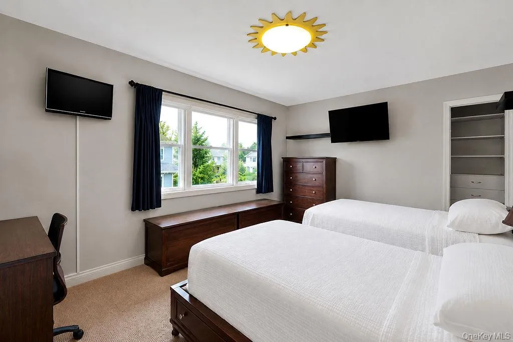 162-15 88th Street, New York, NY, 5 Bedrooms Bedrooms, 10 Rooms Rooms,3 BathroomsBathrooms,Residential,For Rent,88th,0,1038484 162-15 88th Street, New York, NY, 5 Bedrooms Bedrooms, 10 Rooms Rooms,3 BathroomsBathrooms,Residential,For Rent,88th,0,1038484